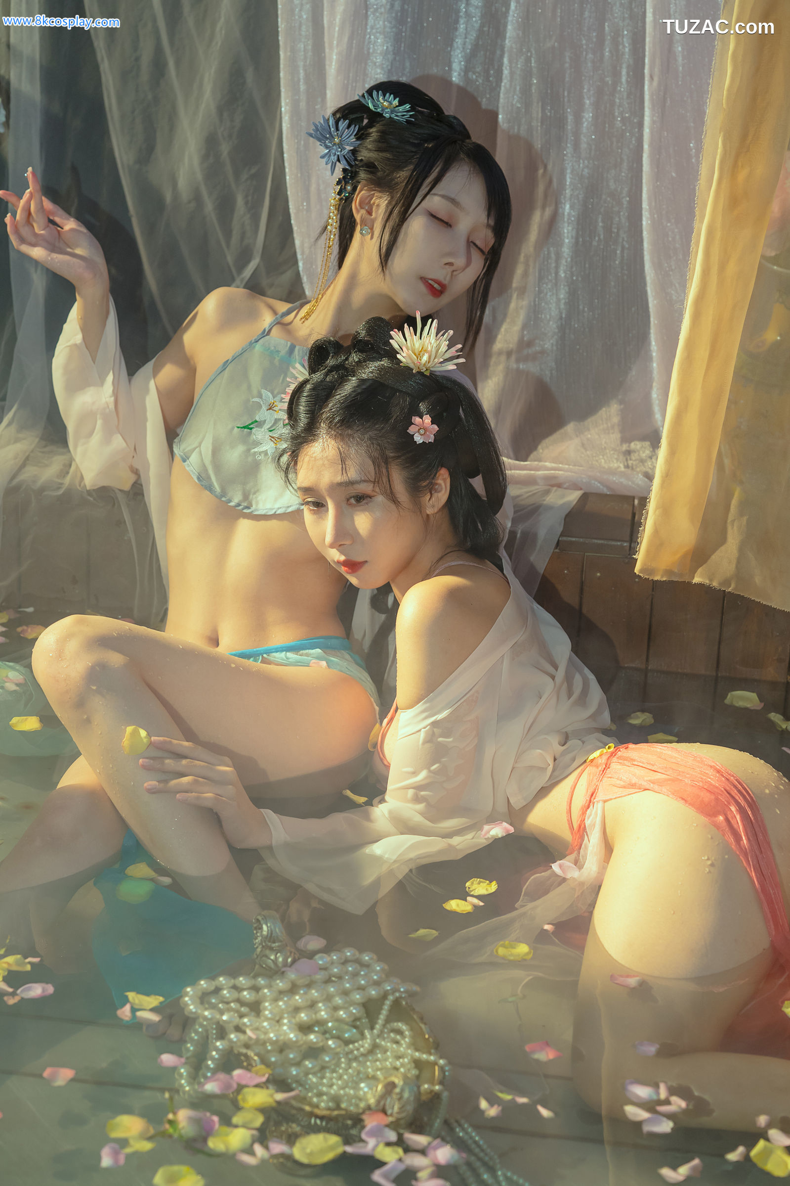 云溪溪-024-奶桃-水池-Hot-Tub