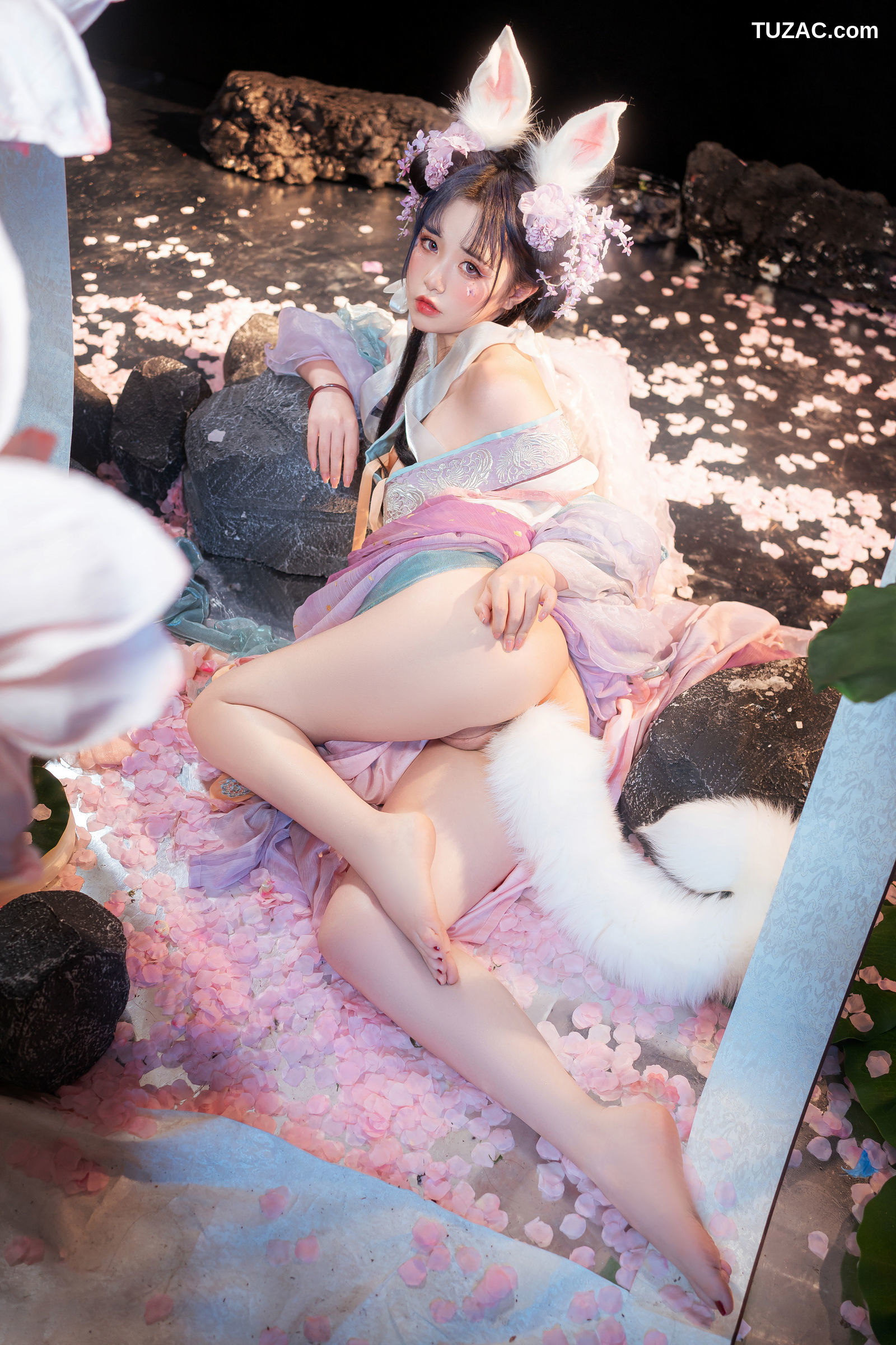 爆机少女喵小吉-荷花池