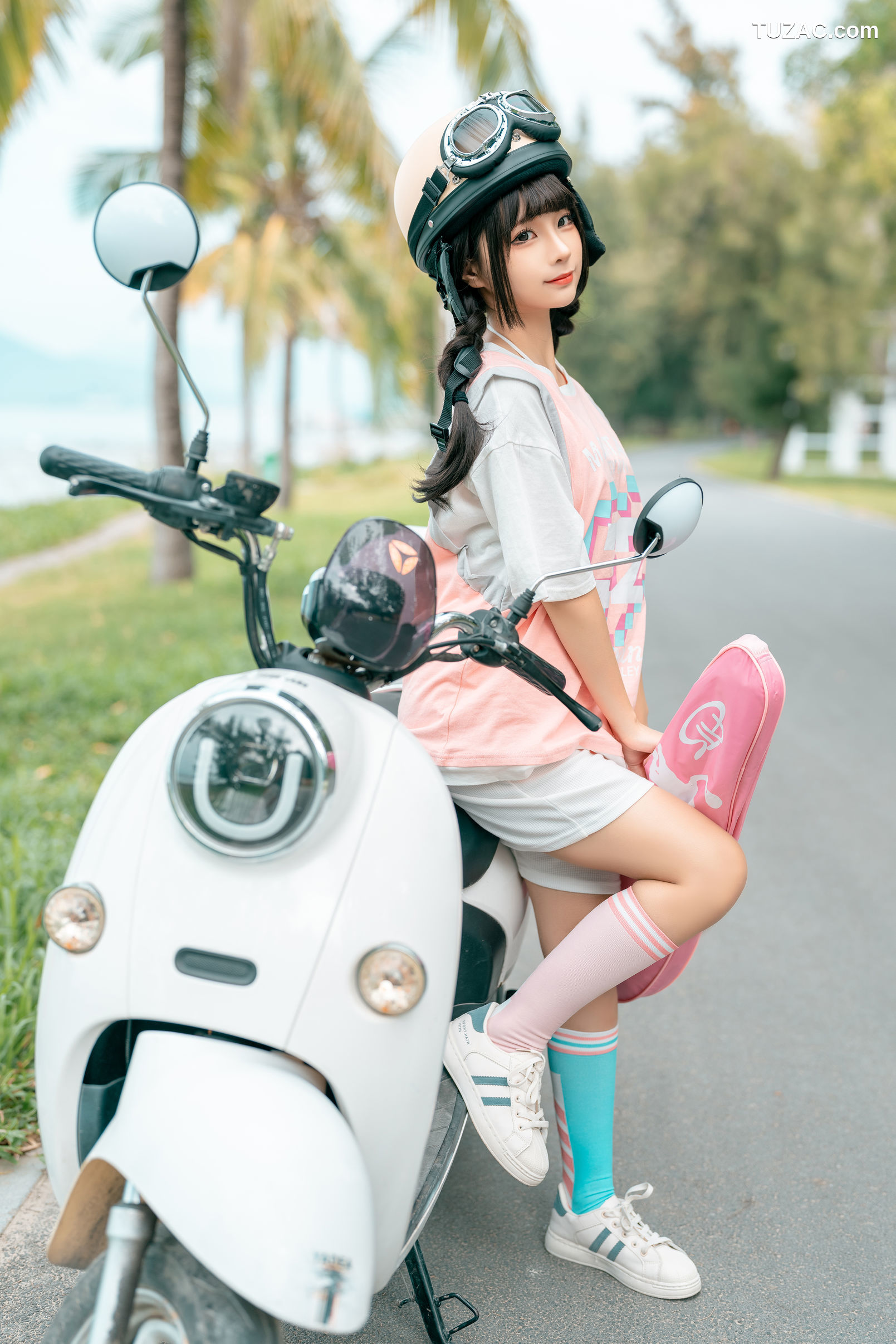 蠢沫沫-电动机车-Electric-Car