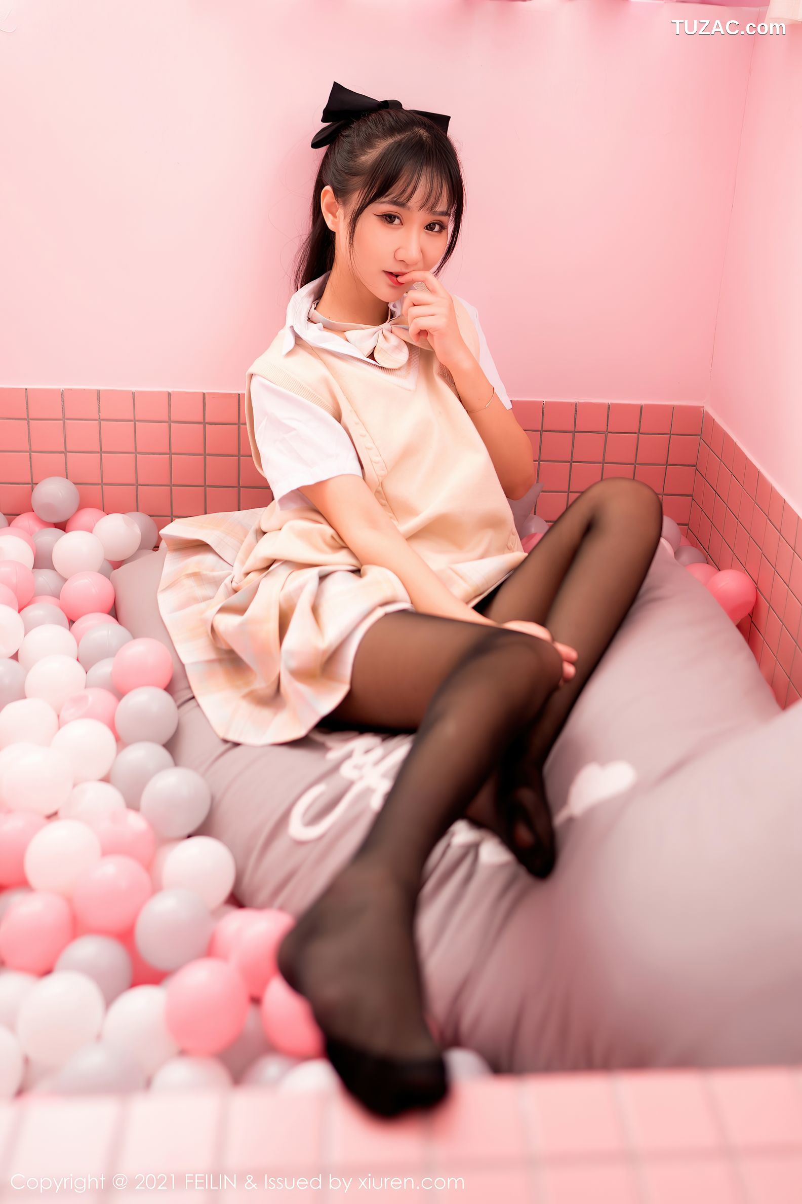 FeiLin嗲囡囡-417-小果冻儿-制服黑丝裤袜情趣兔耳装-2021.10.28