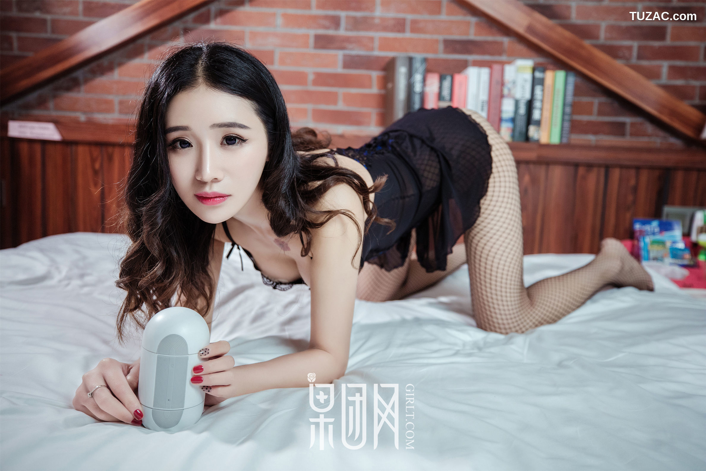 GIRLT果团网-009-馨怡-小美女教你玩