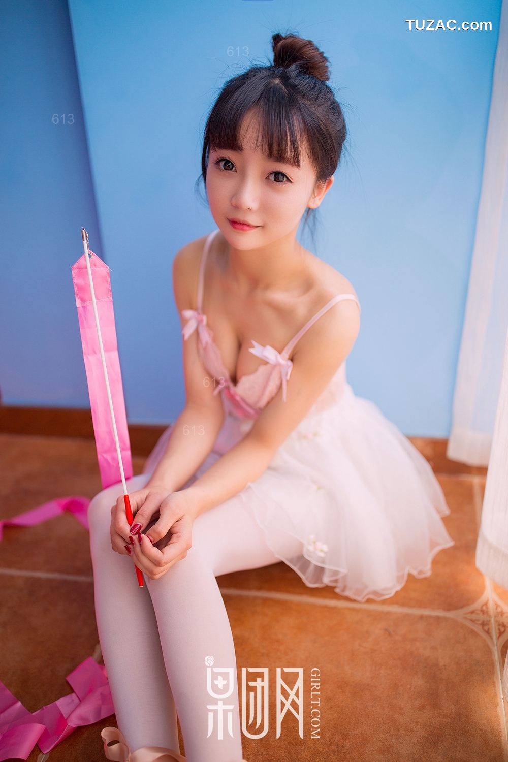 GIRLT果团网-044-萌萌女-掌上芭蕾粉色糖果
