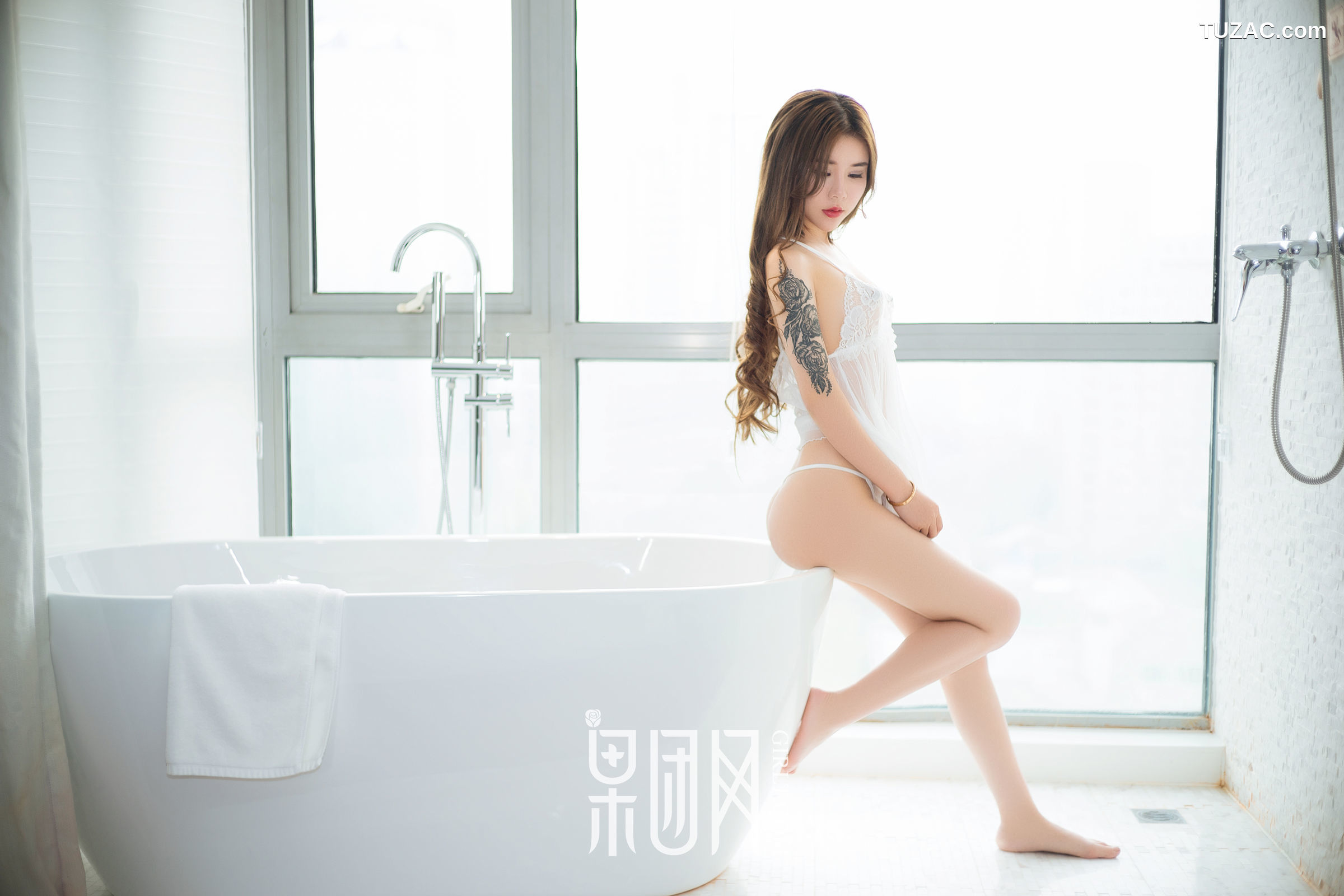 GIRLT果团网-080-爱丽莎-浴室完美身材