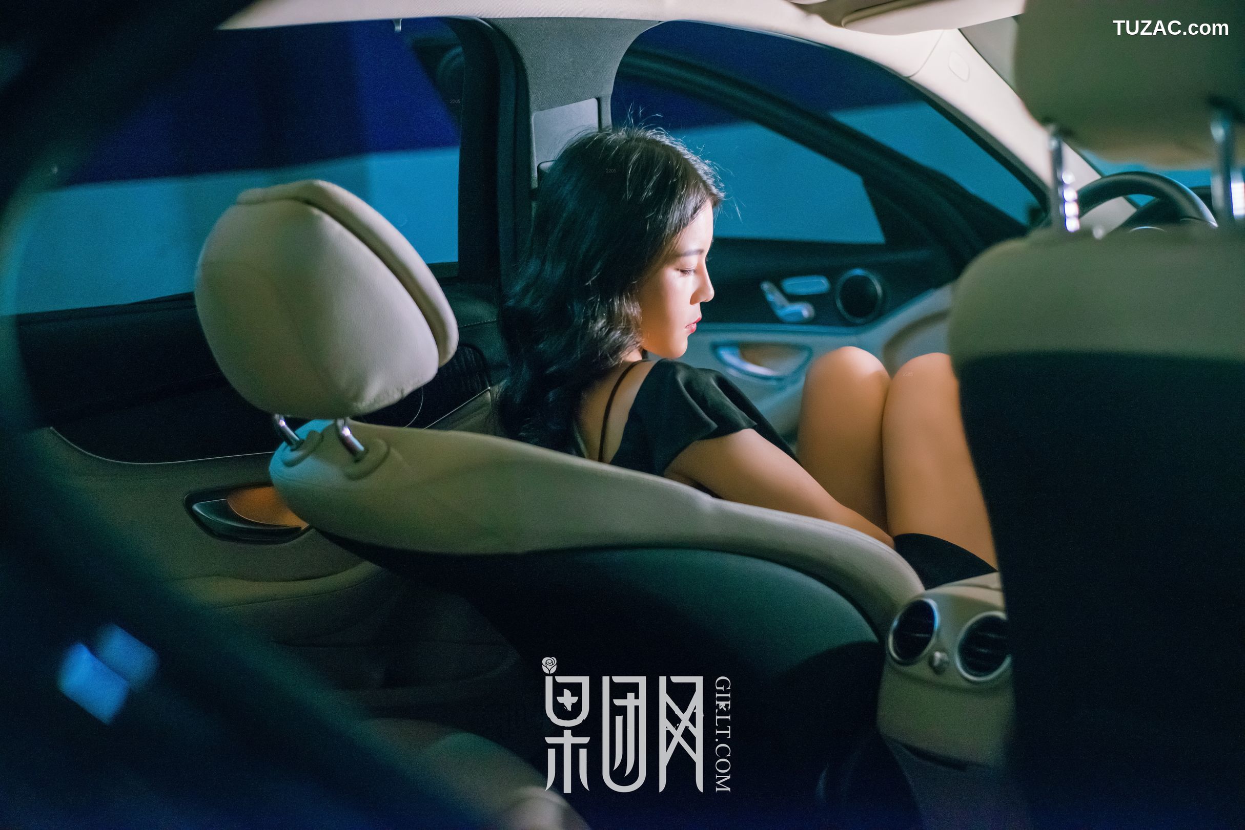 GIRLT果团网-107-微微-美女vs豪车-你选择哪个