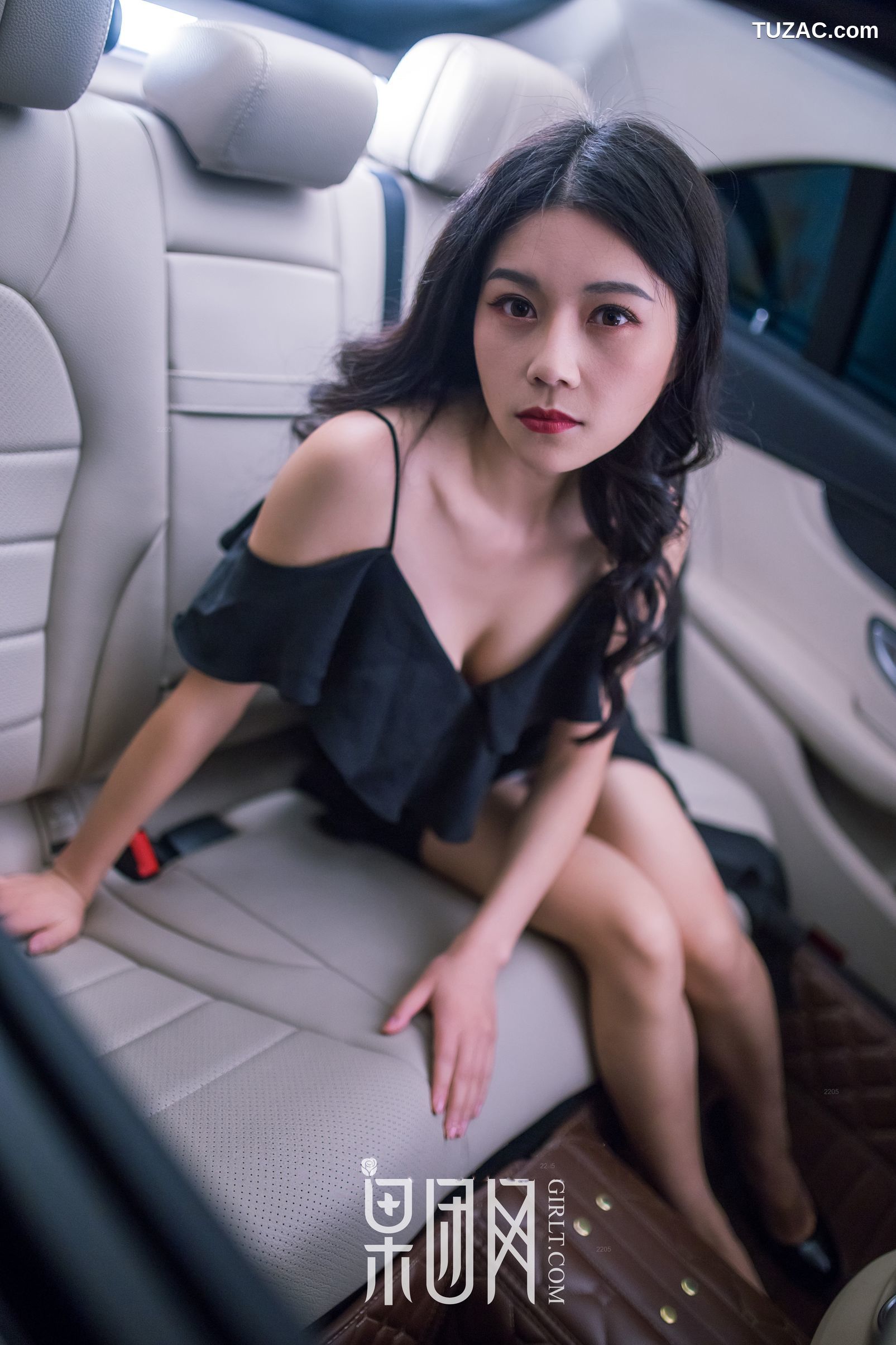 GIRLT果团网-107-微微-美女vs豪车-你选择哪个