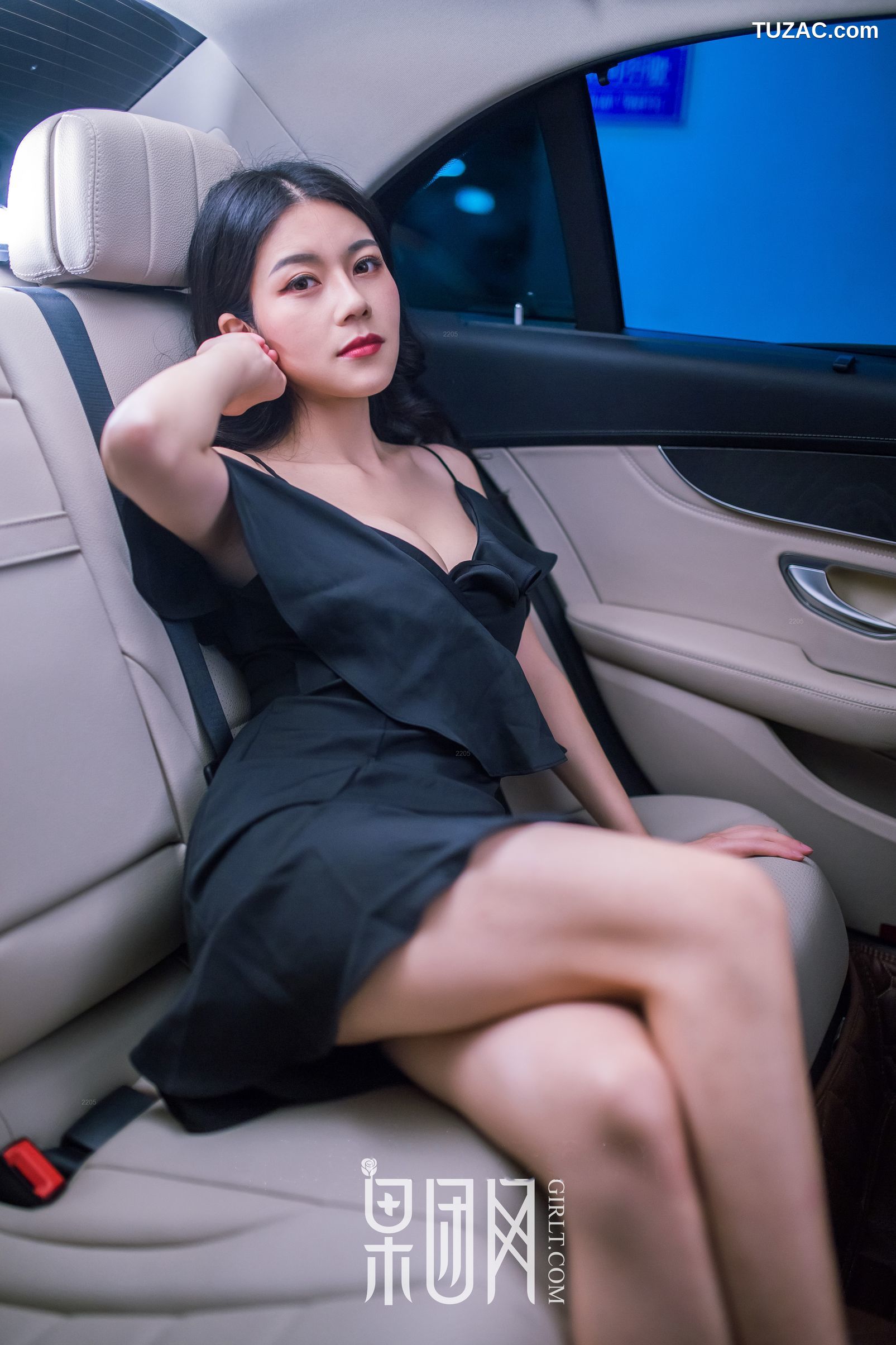 GIRLT果团网-107-微微-美女vs豪车-你选择哪个