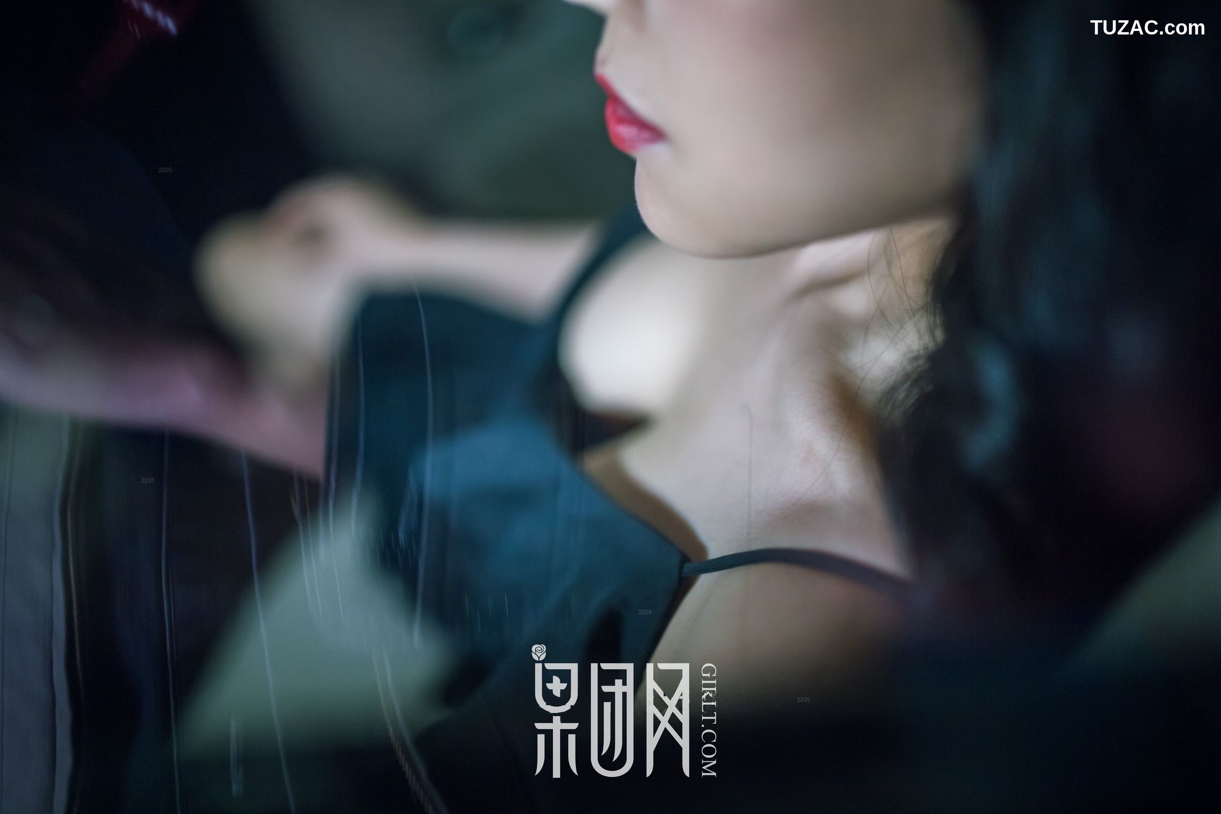 GIRLT果团网-107-微微-美女vs豪车-你选择哪个