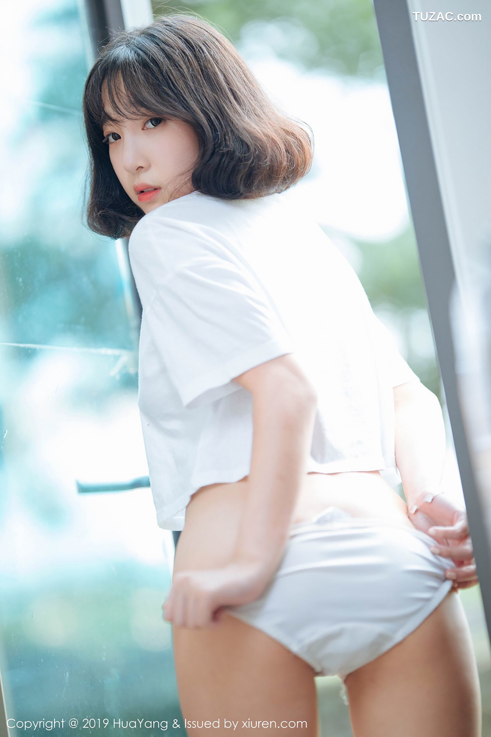 HuaYang花漾-109-卿卿-《一朵出水芙蓉》写真集