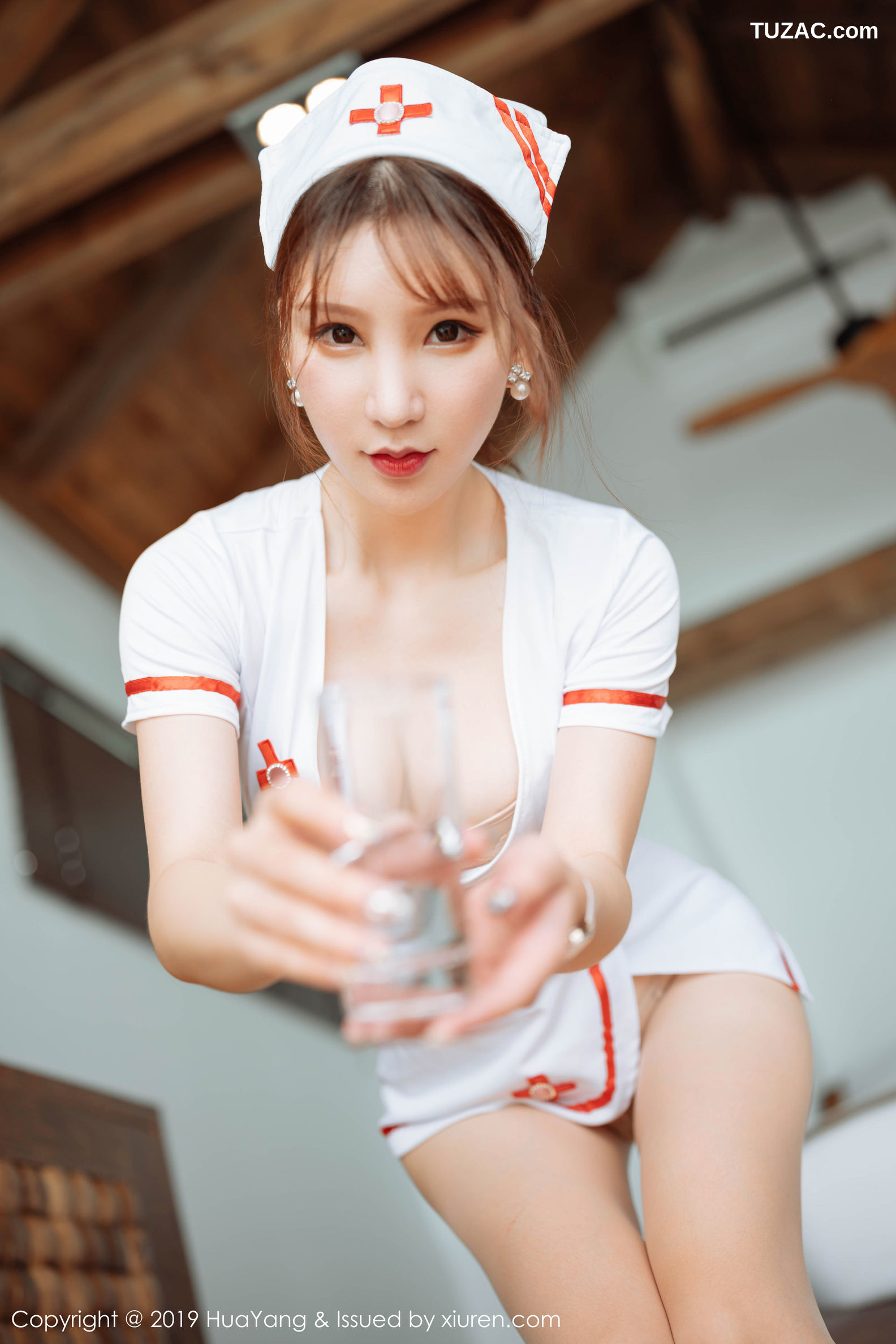 HuaYang花漾-176-周于希-《角色扮演护士制服内衣-肉质丝袜》写真集