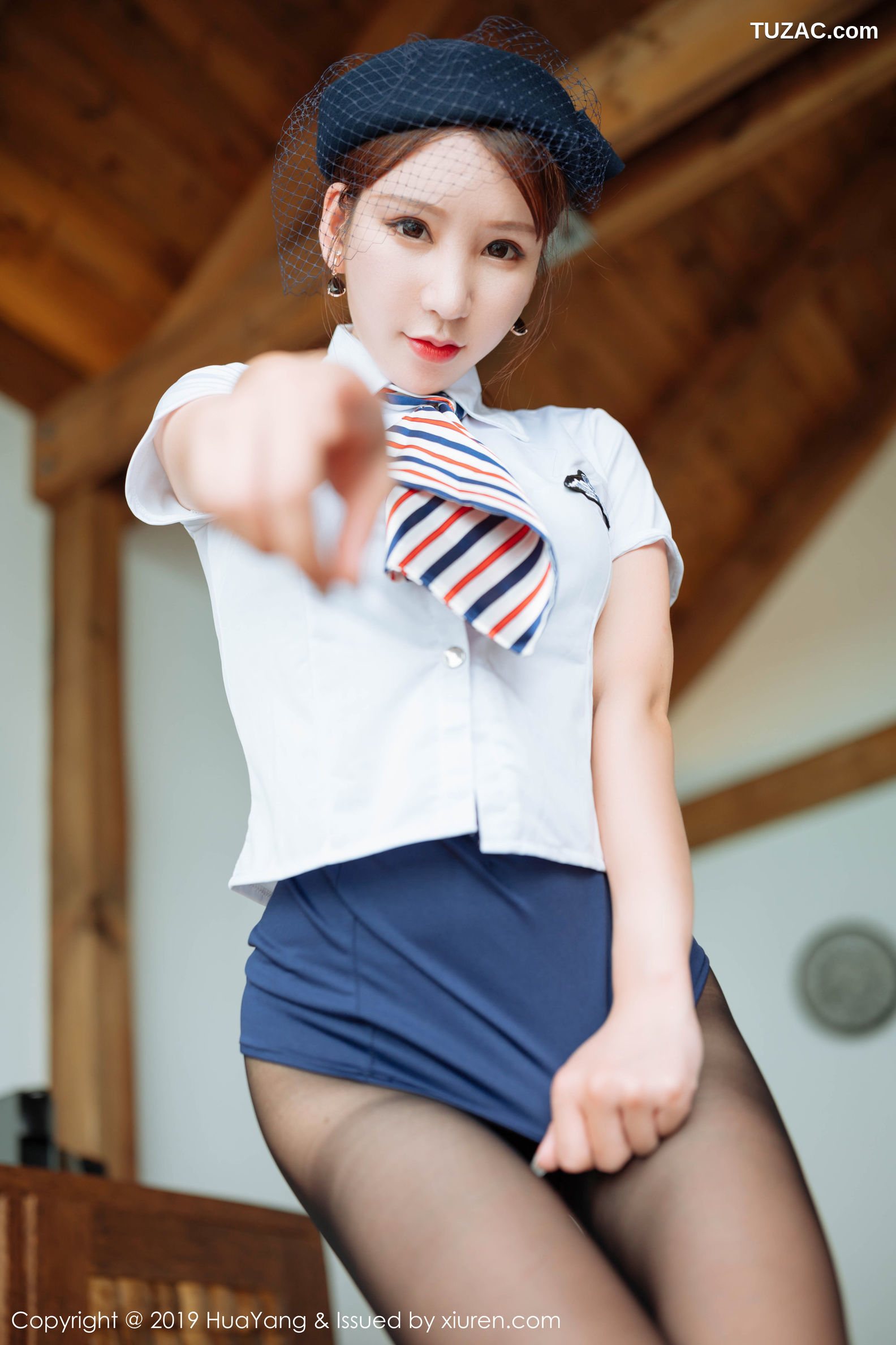 HuaYang花漾-186-周于希-《角色扮演空姐制服内衣》写真集