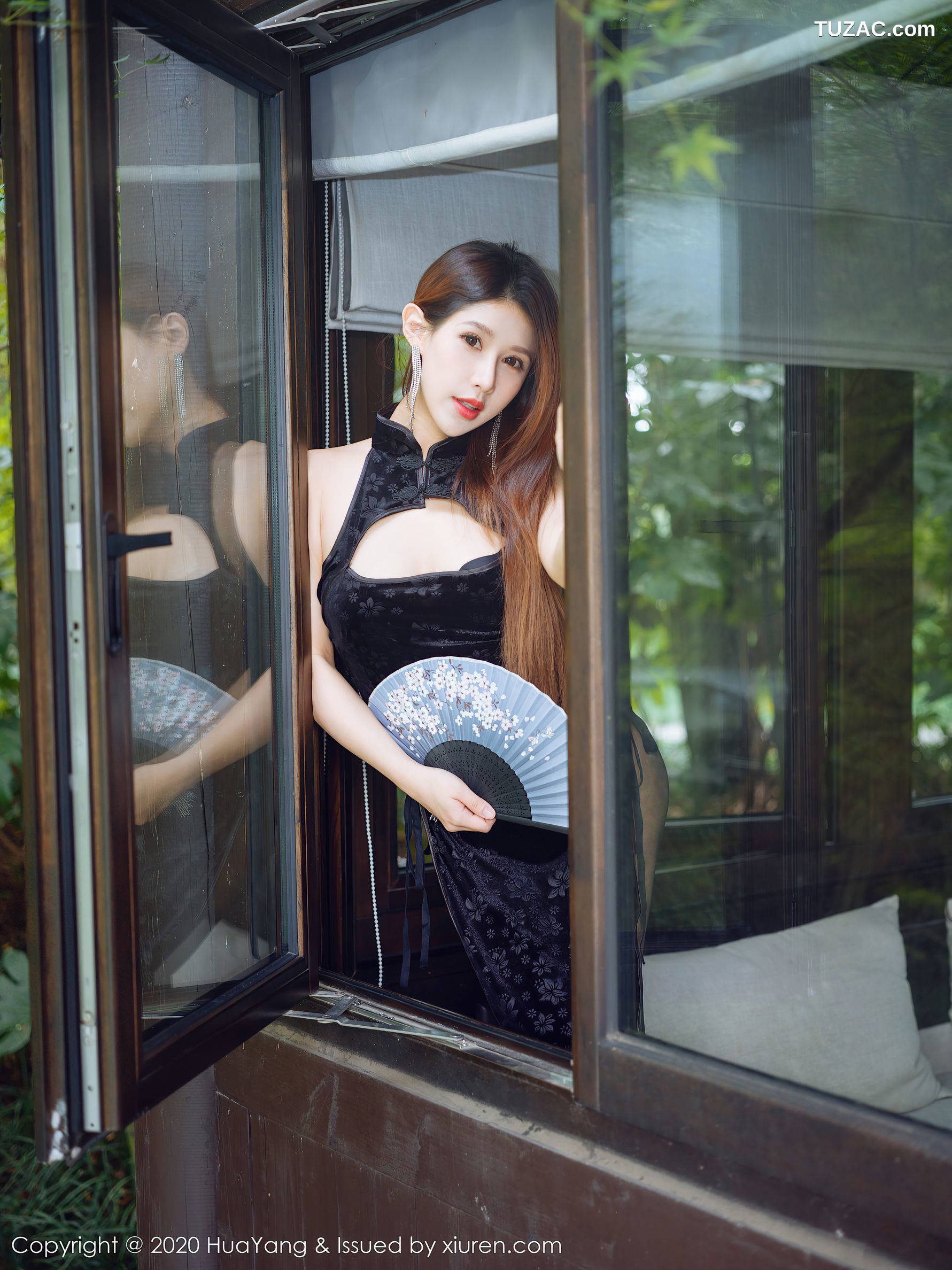 HuaYang花漾-344-徐安安-一袭高开衩的黑丝吊裙