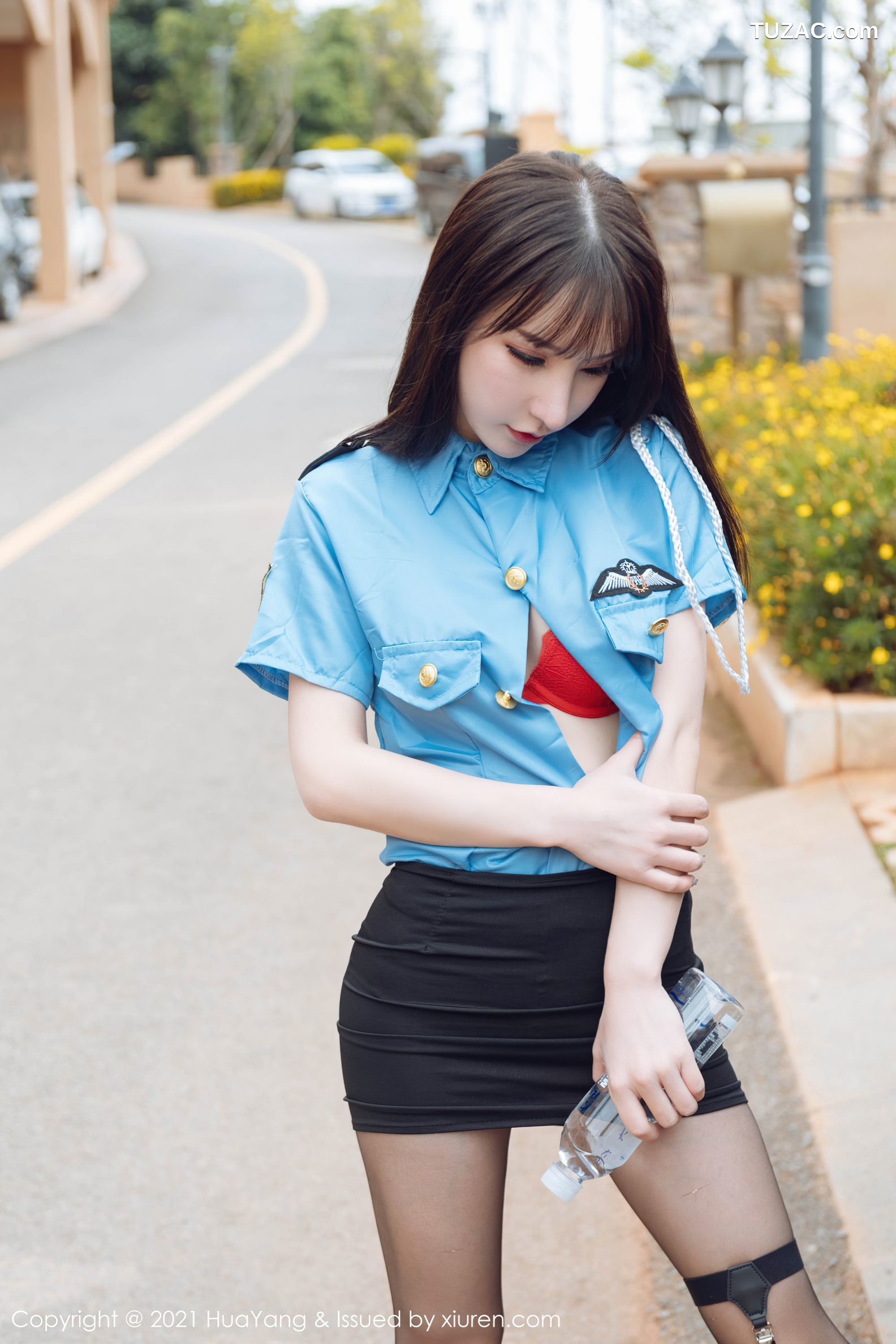 HuaYang花漾-351-周于希-短裙警服红内衣黑丝