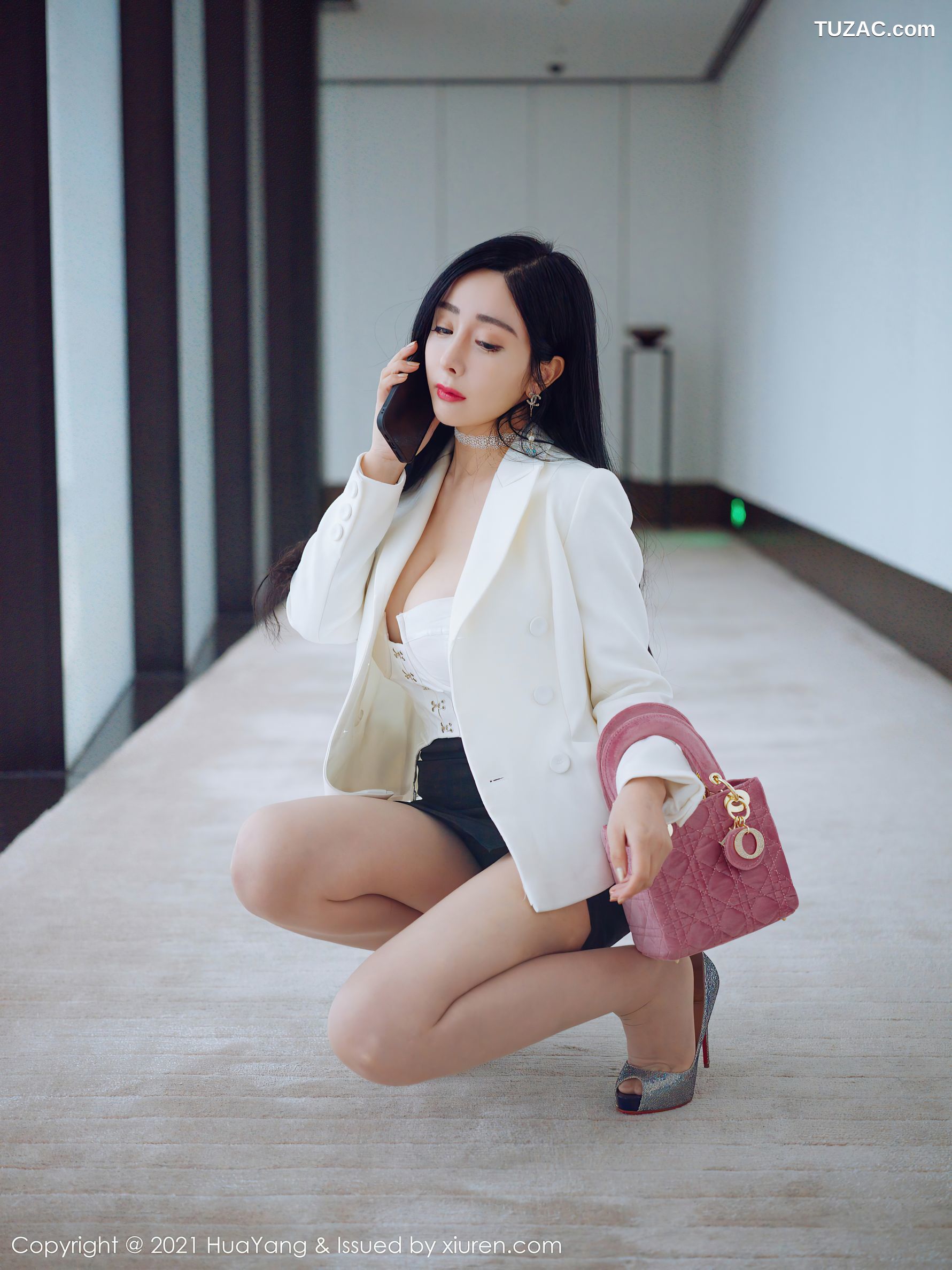 HuaYang花漾-381-允爾-白衣黑裙职业装爆乳
