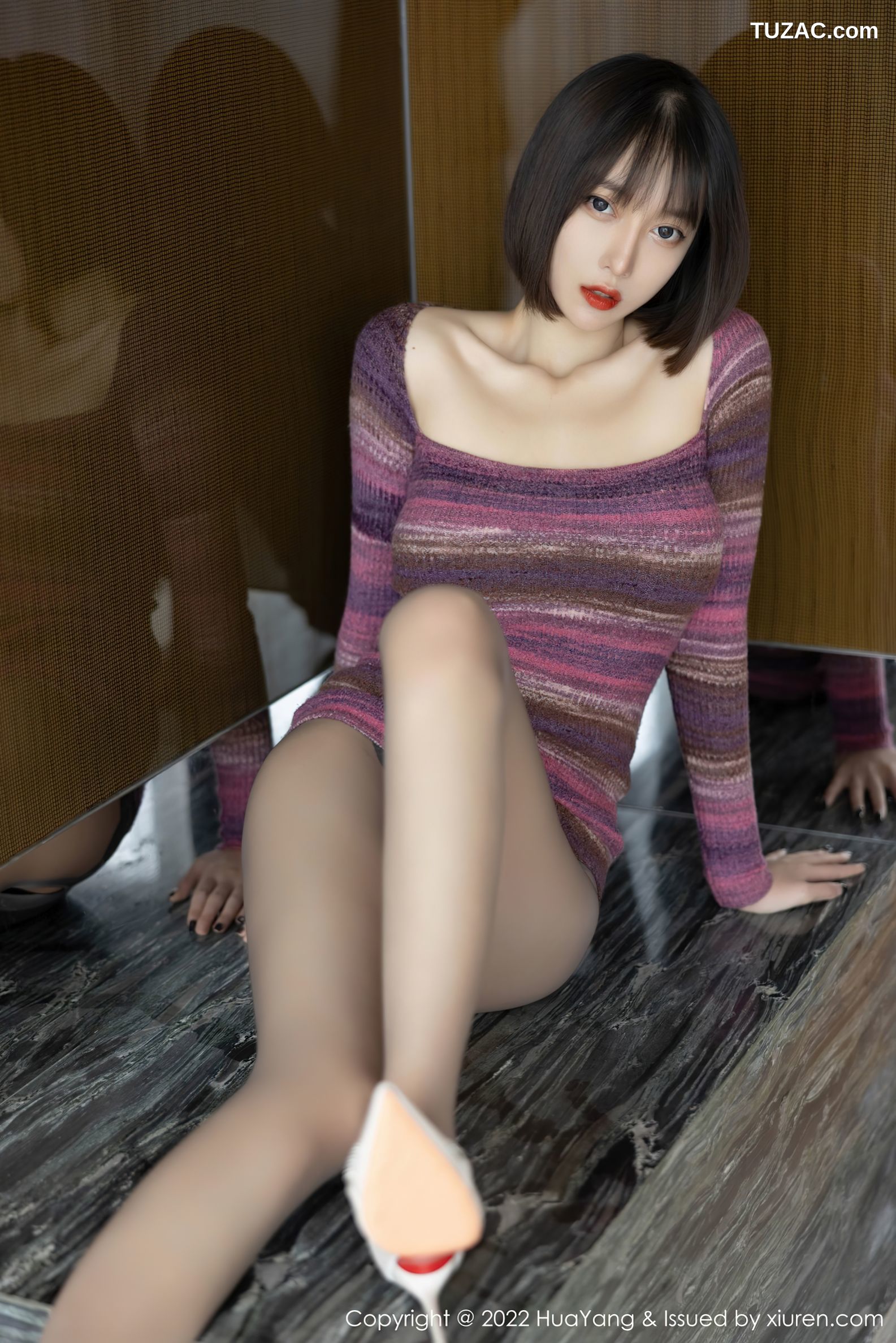 HuaYang花漾-487-玥儿玥-条纹针织短裙黑丝-2022.02.25