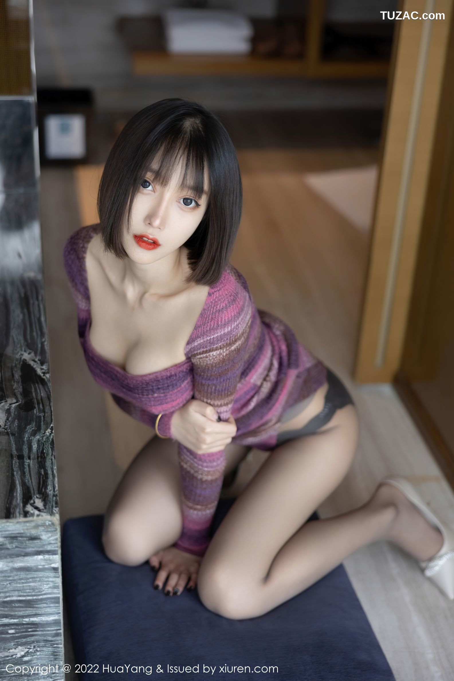 HuaYang花漾-487-玥儿玥-条纹针织短裙黑丝-2022.02.25