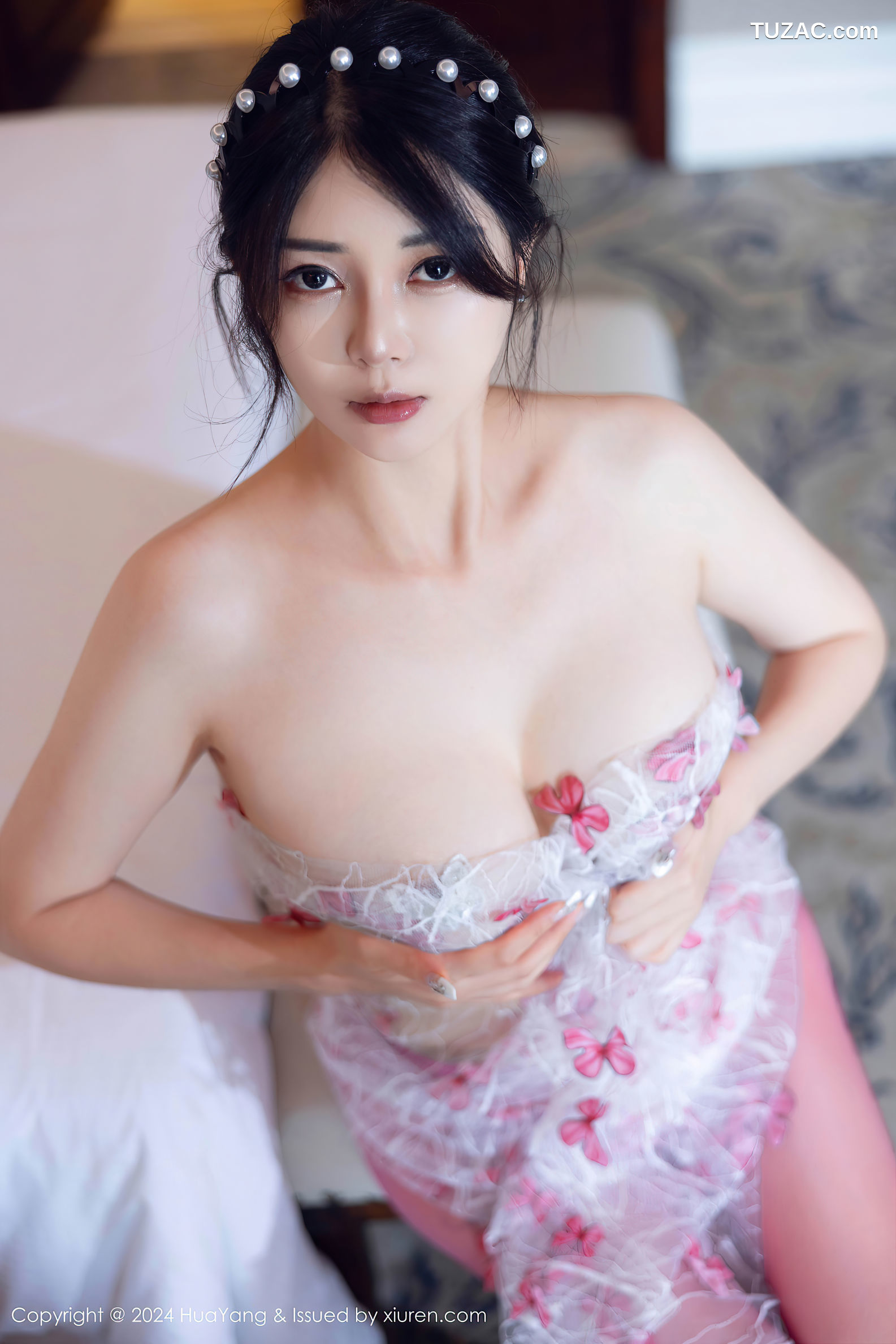 HuaYang花漾-606-凯竹Quinn-白色旗袍-白纱蝴蝶花-爆乳-2024.09.12