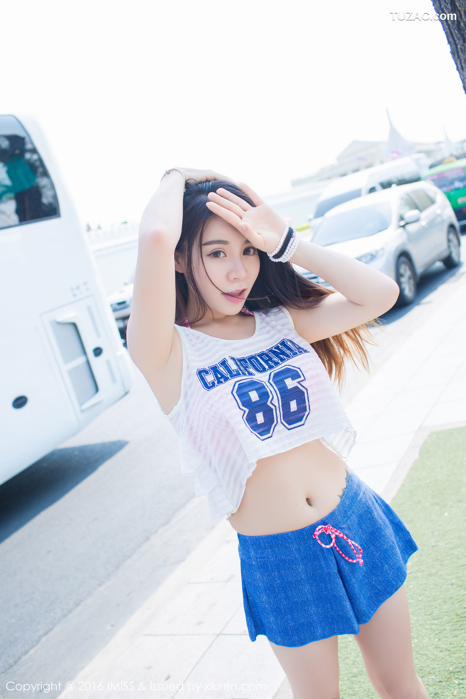 IMiss爱蜜社-126-嘉宝贝儿-夏日清凉街拍秀豪乳