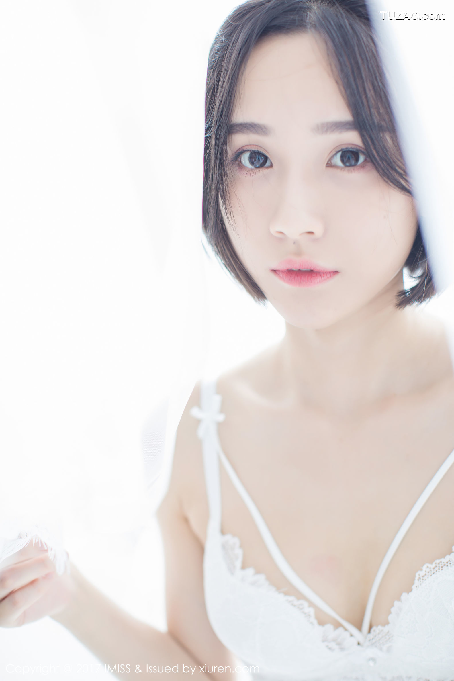 IMiss爱蜜社-178-Livia-清爽蓝色衬衣-白色蕾丝