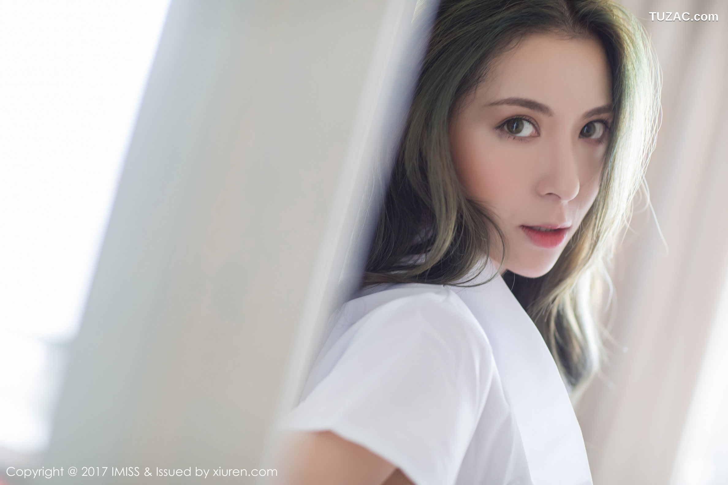 IMiss爱蜜社-198-Carry-高挑美女白衬衣白嫩美腿黑色内衣