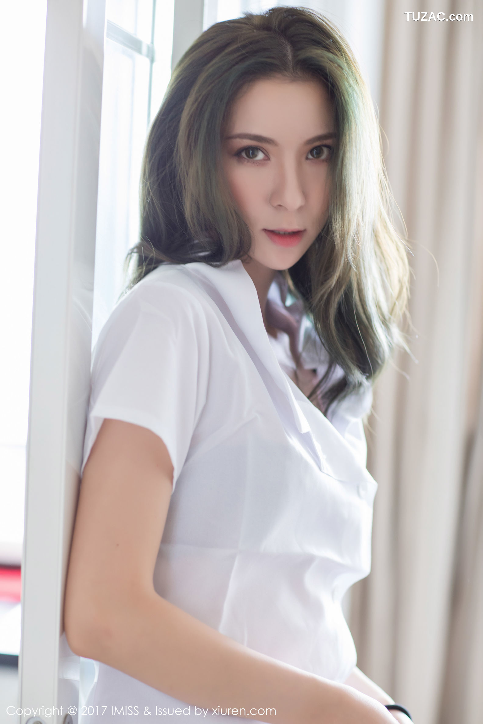 IMiss爱蜜社-198-Carry-高挑美女白衬衣白嫩美腿黑色内衣