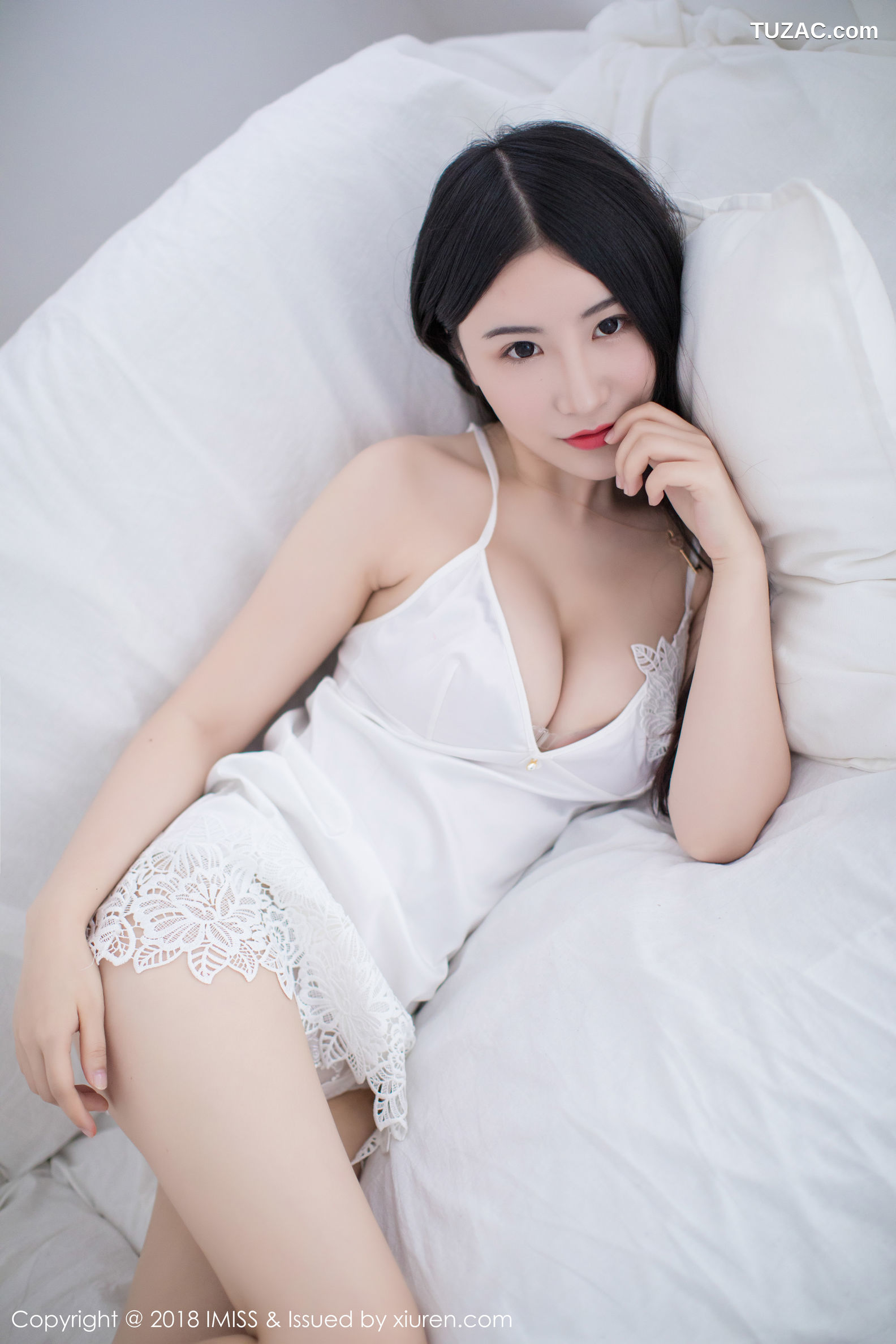 IMiss爱蜜社-214-谢芷馨-粉色吊带连身裙-白色低胸连身裙
