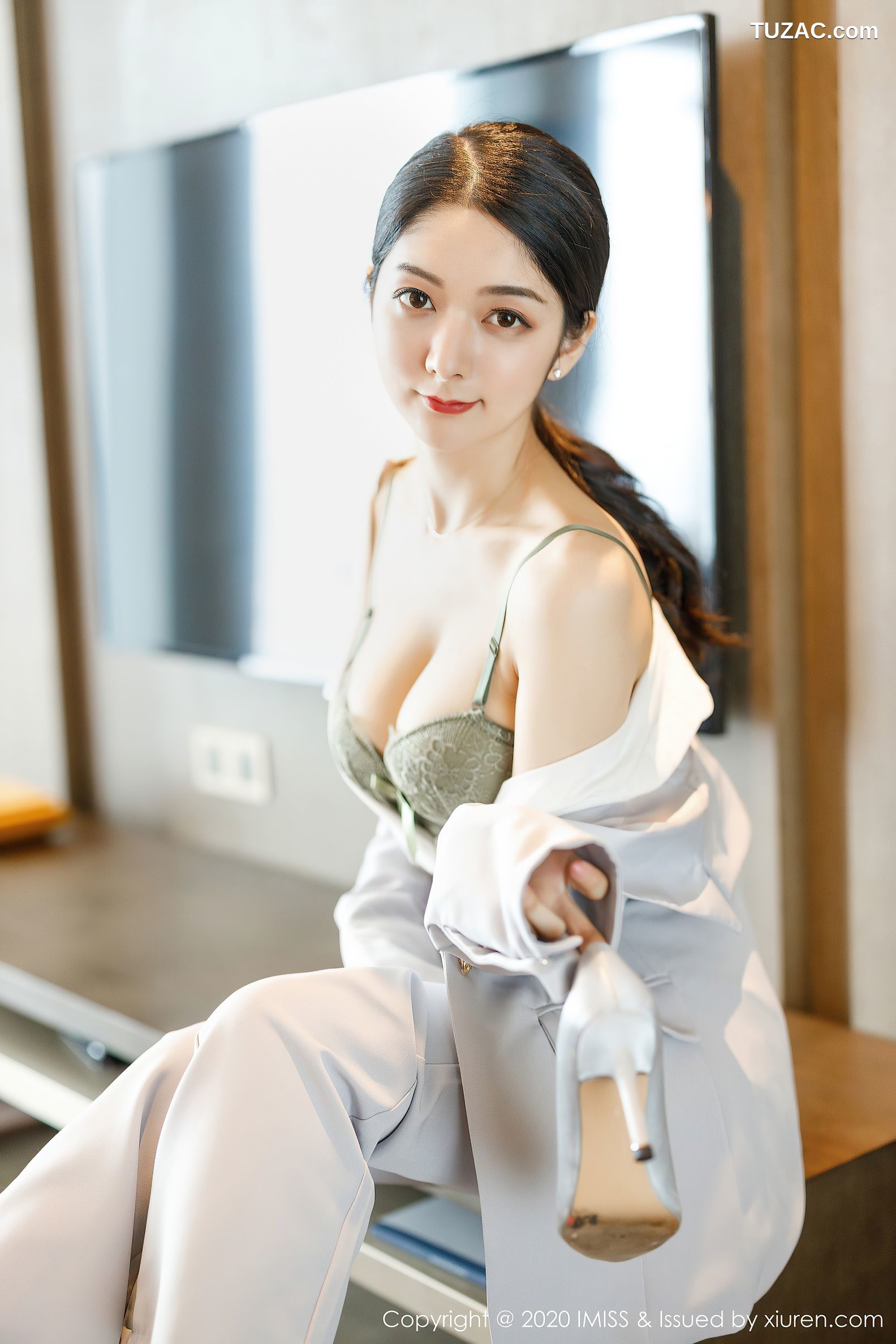 IMiss爱蜜社-483-小热巴-飒爽干练西装性感内衣