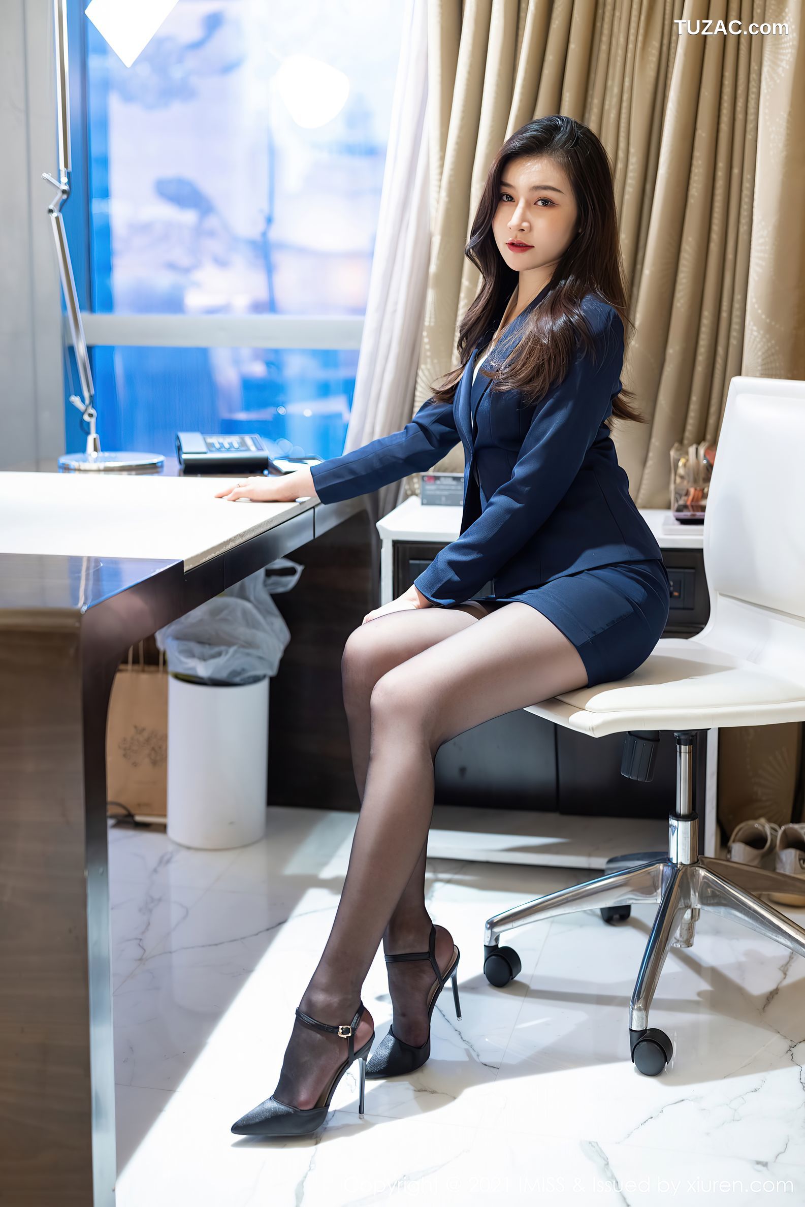 IMiss爱蜜社-549-Vanessa-蓝色职业短裙装黑丝-2021.02.04