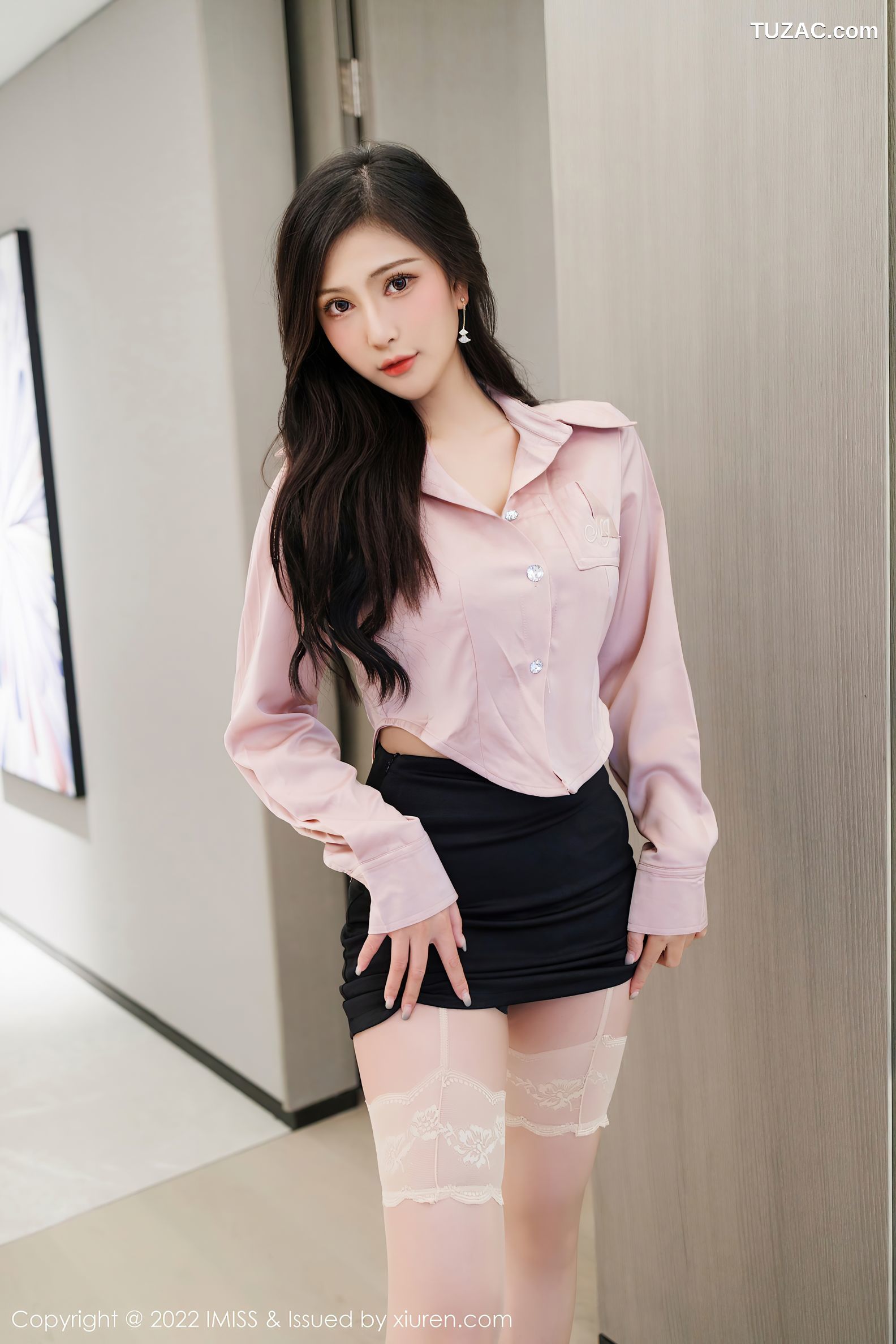 IMiss爱蜜社-654-Lavinia肉肉-浅粉衬衫黑短裙粉色内衣-2022.01.20