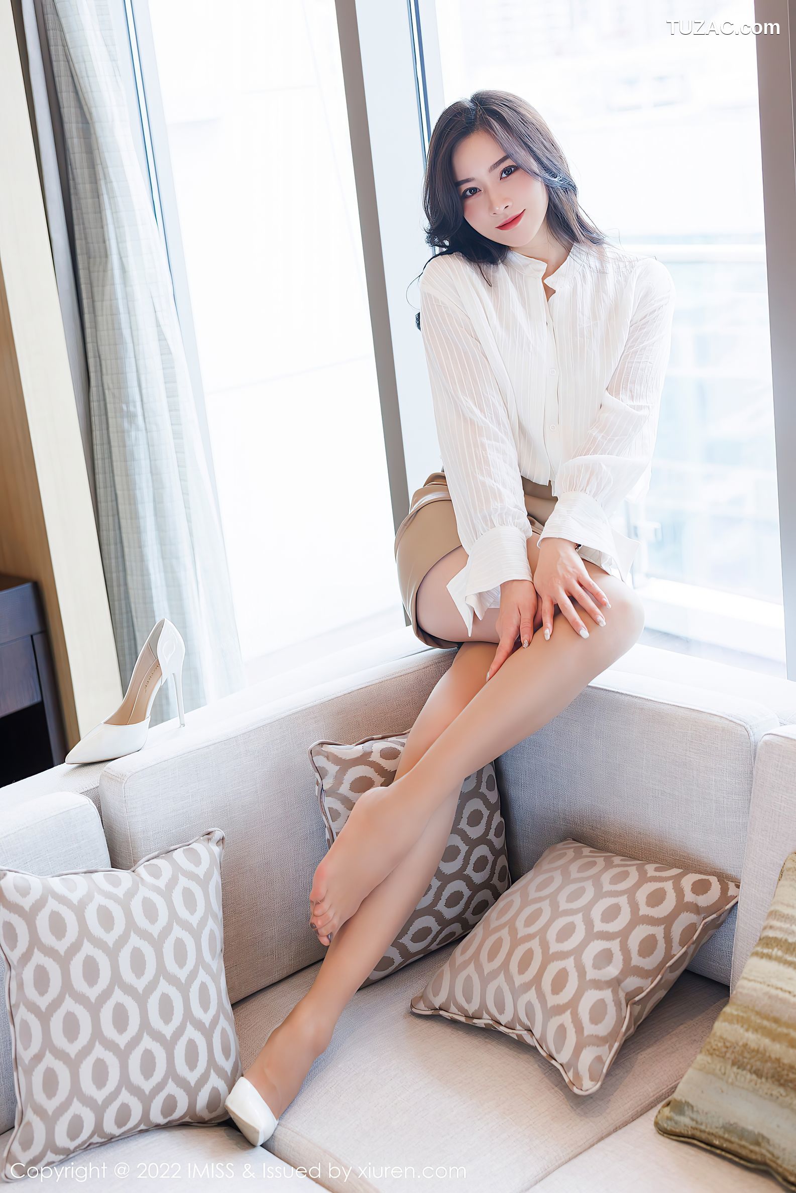 IMiss爱蜜社-656-Vanessa-白色上衣棕色短裙白色内衣-2022.01.25