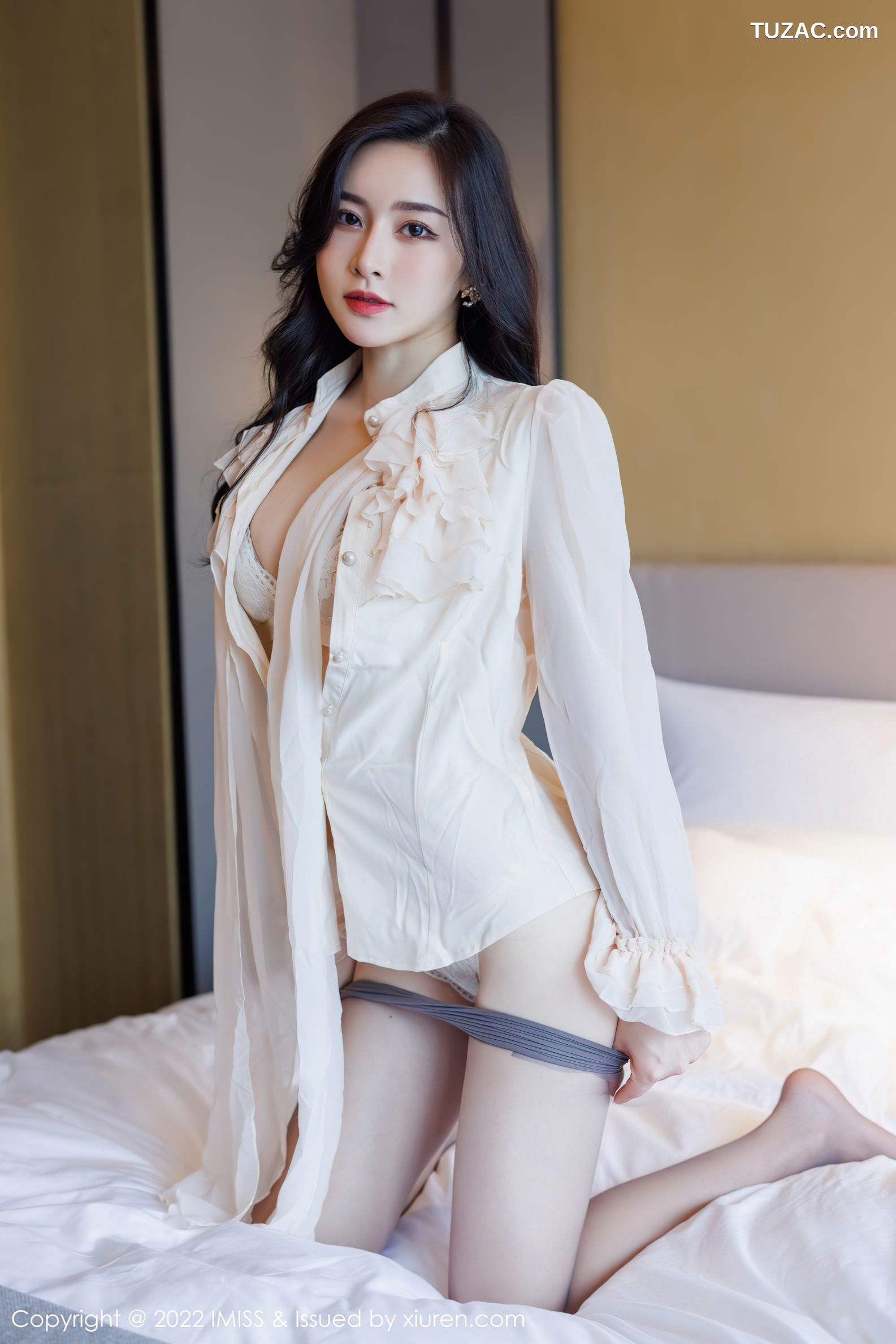 IMiss爱蜜社-664-Vanessa-白衣暗绿短裙蕾丝内衣肉丝-2022.02.14