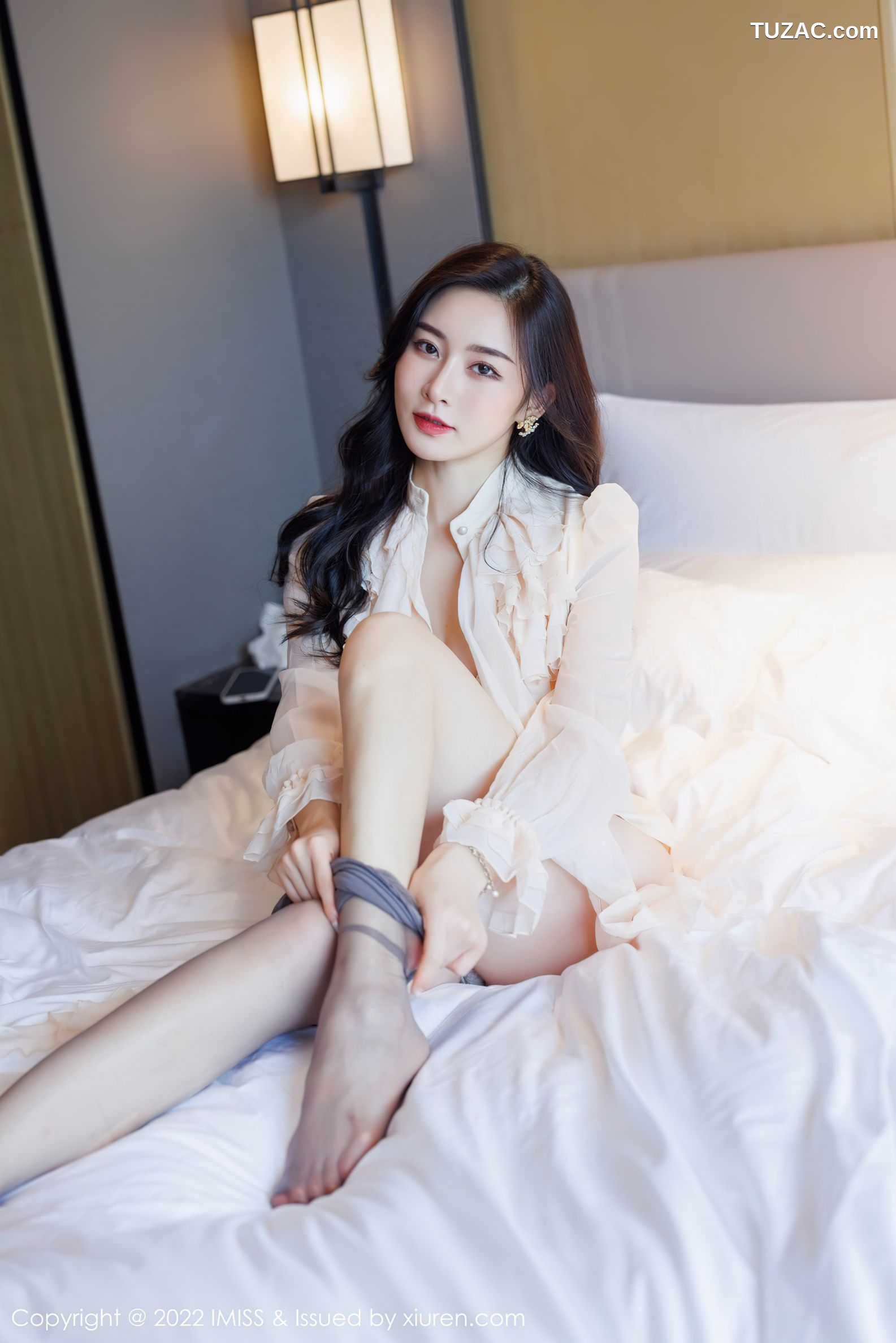 IMiss爱蜜社-664-Vanessa-白衣暗绿短裙蕾丝内衣肉丝-2022.02.14