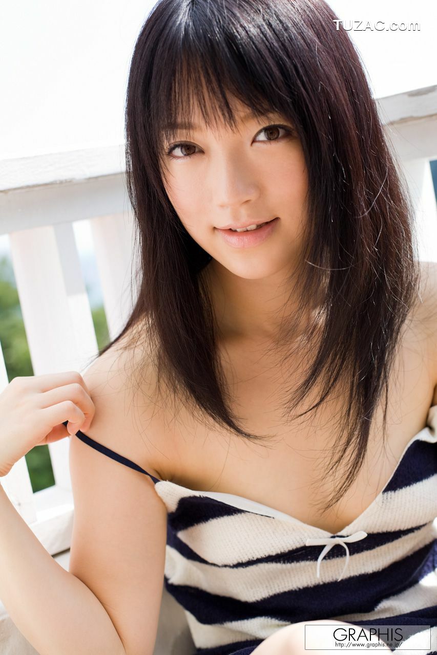 Graphis_乙井なずな/乙井荠 First Gravure 初脱ぎ娘 写真集[26P]