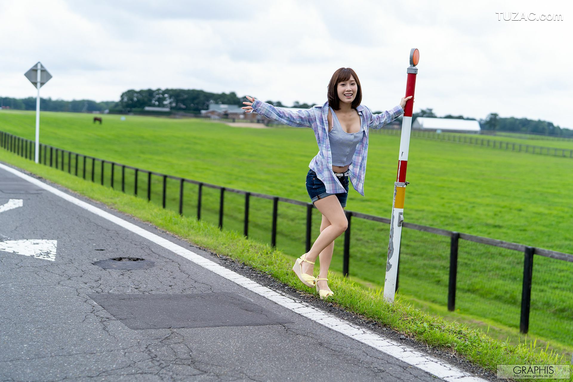 Graphis_小島みなみ(小岛南)《Happiness》 Special Gravure 写真集[48P]