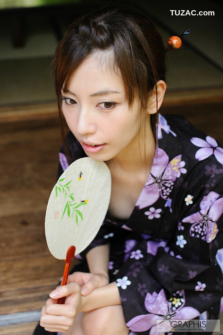 Graphis_横山美雪《Blossoms》 Gals 写真集[32P]