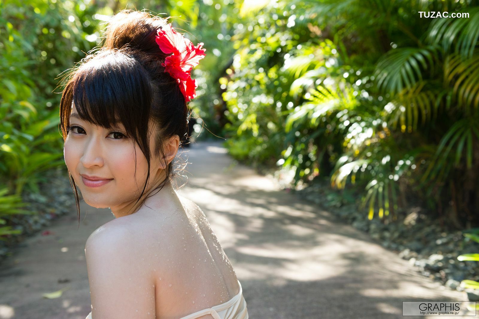 Graphis_美里有紗《South Wind》 Special Contents 写真集[40P]