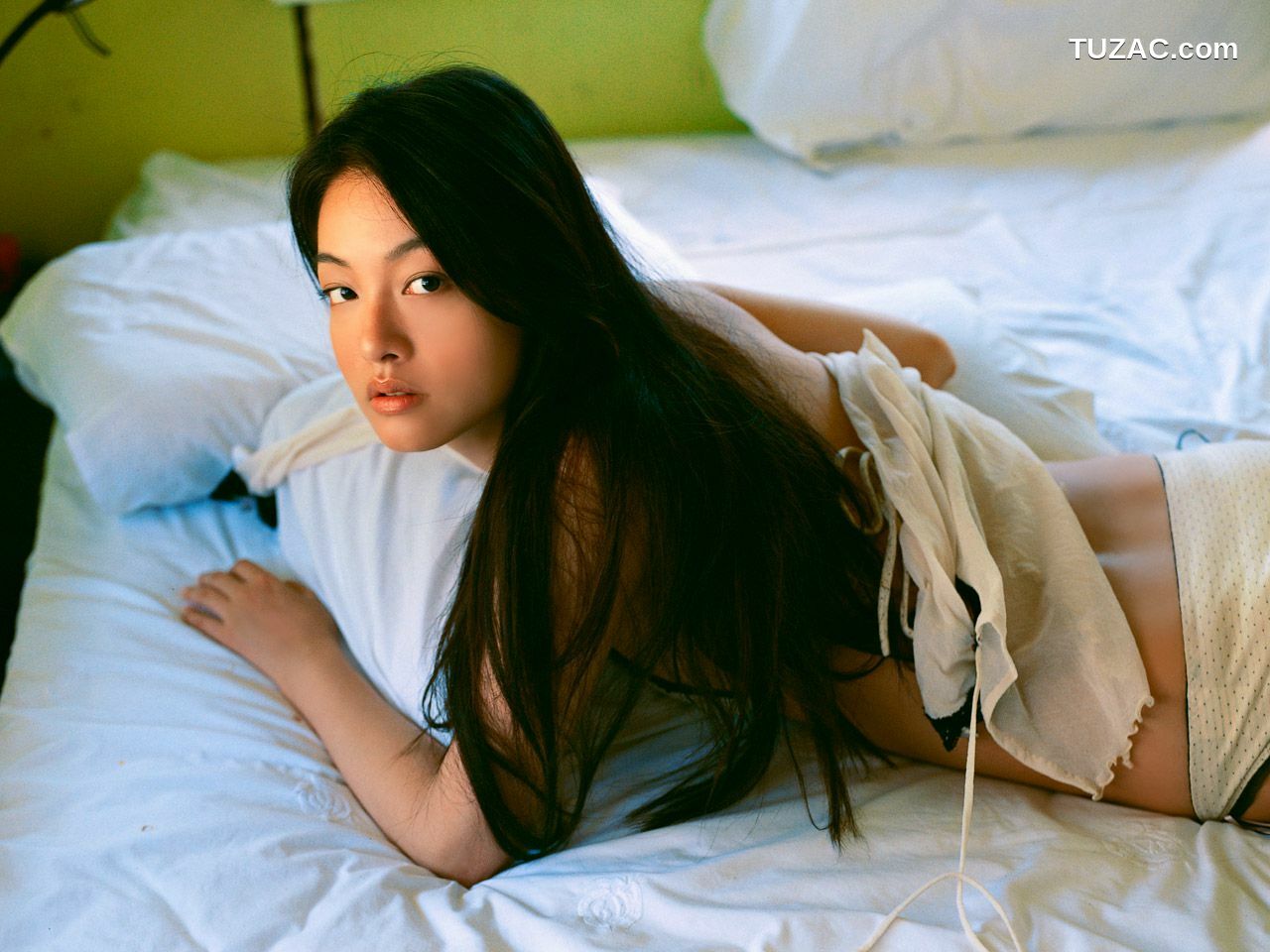 Image.tv_城山未帆 《目覚める柔肌》 写真集[50P]