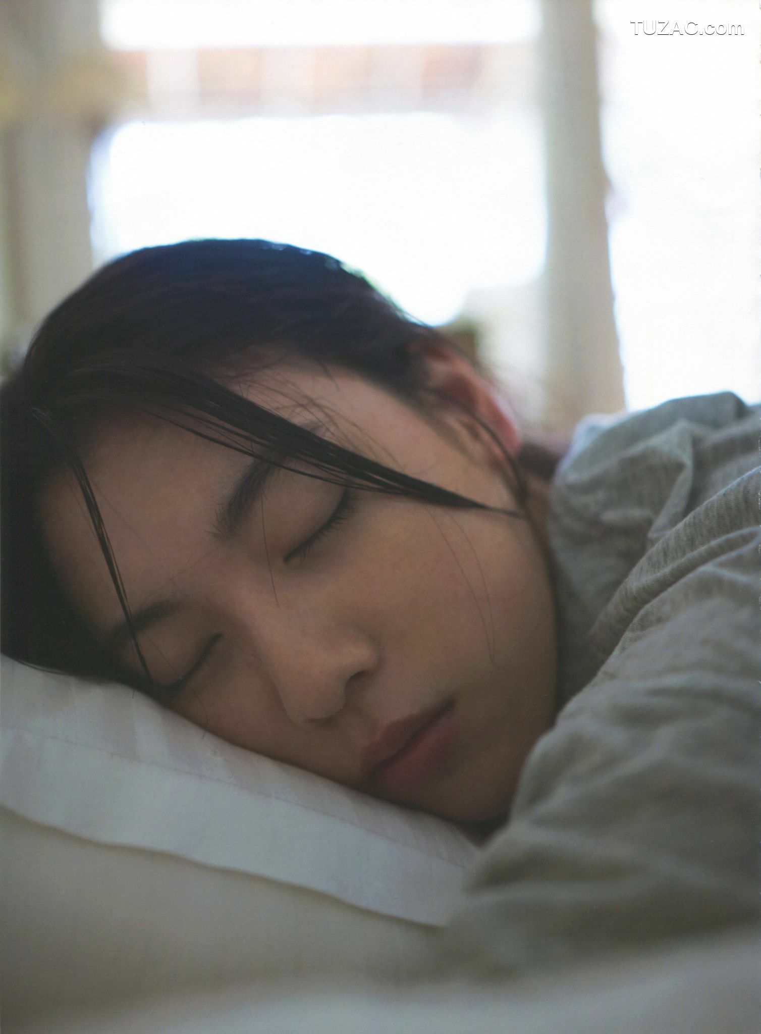 PB写真集_Ayaka Miyoshi 三吉彩花 《わたし》[135P]