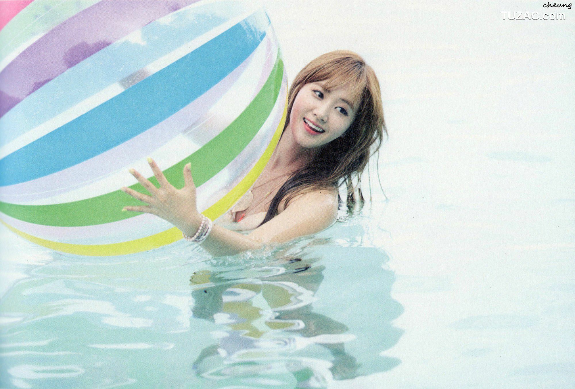 PB写真集_Girls&amp;#039; Generation 少女时代 《Party》 [32P]