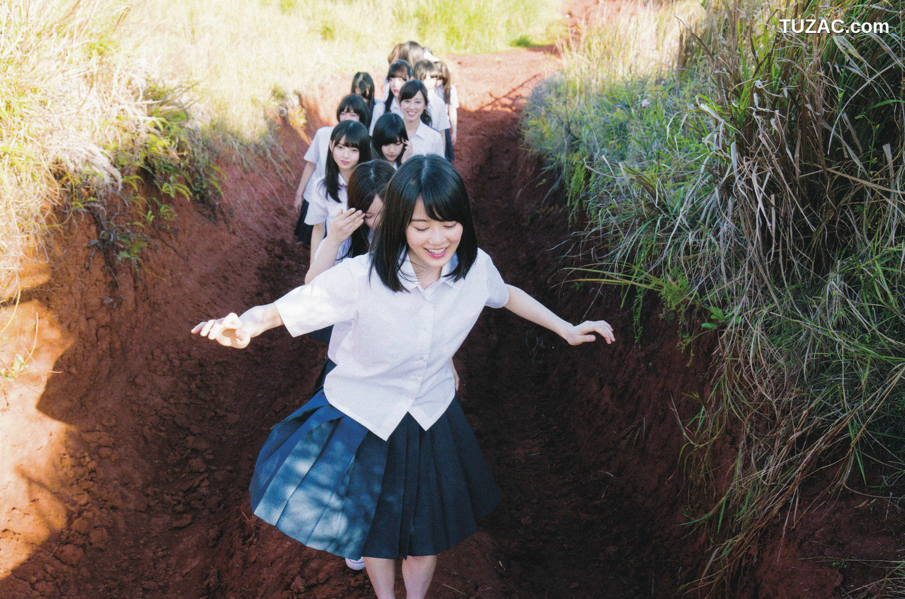 PB写真集_乃木坂46《极品正统清纯少女组合》 写真集[118P]