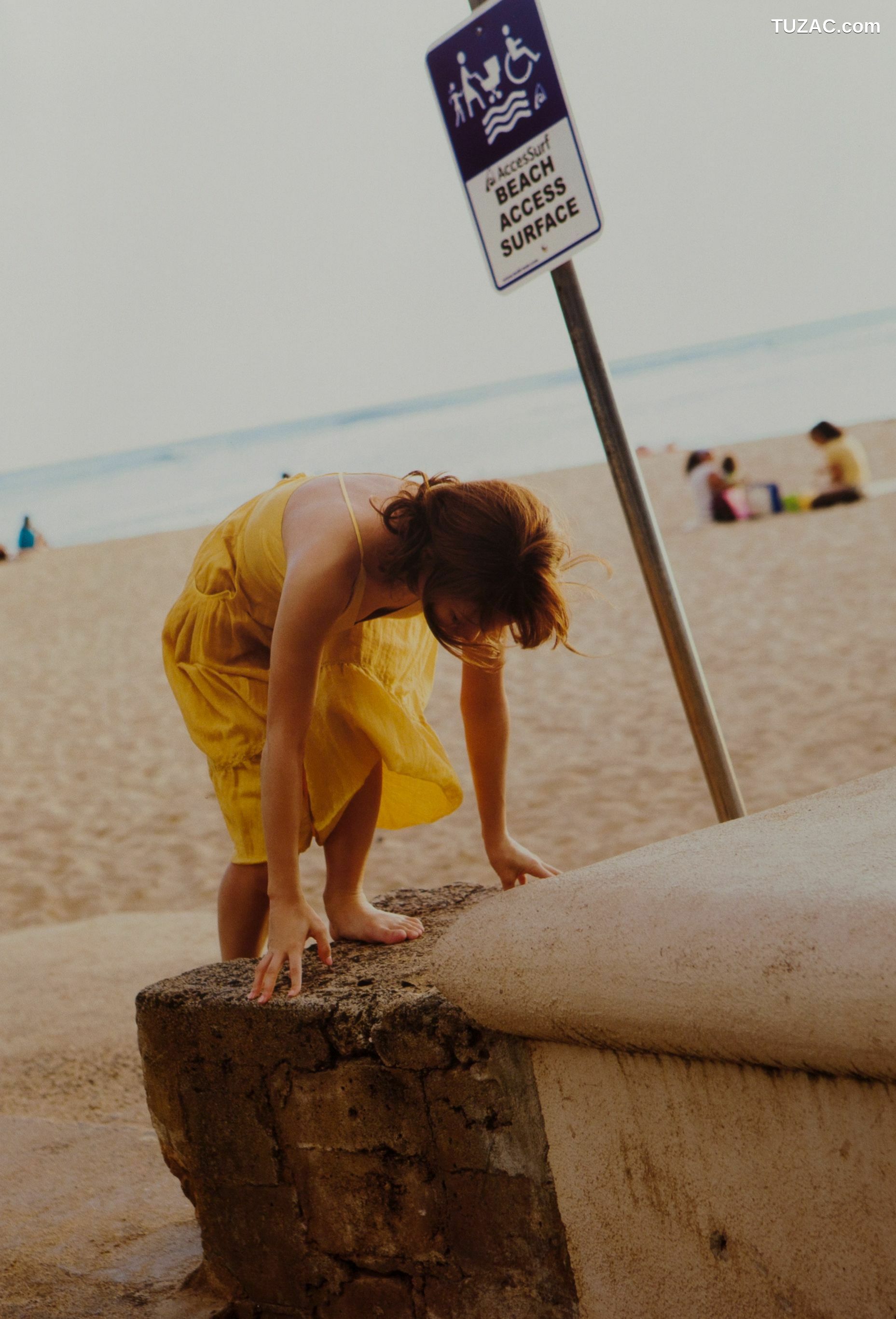 PB写真集_亀井絵里 《sweet》 写真集 [70P]