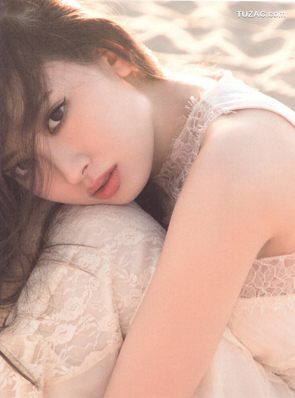 PB写真集_小嶋陽菜/小岛阳菜《Dou Suru どうする？》 [142P]