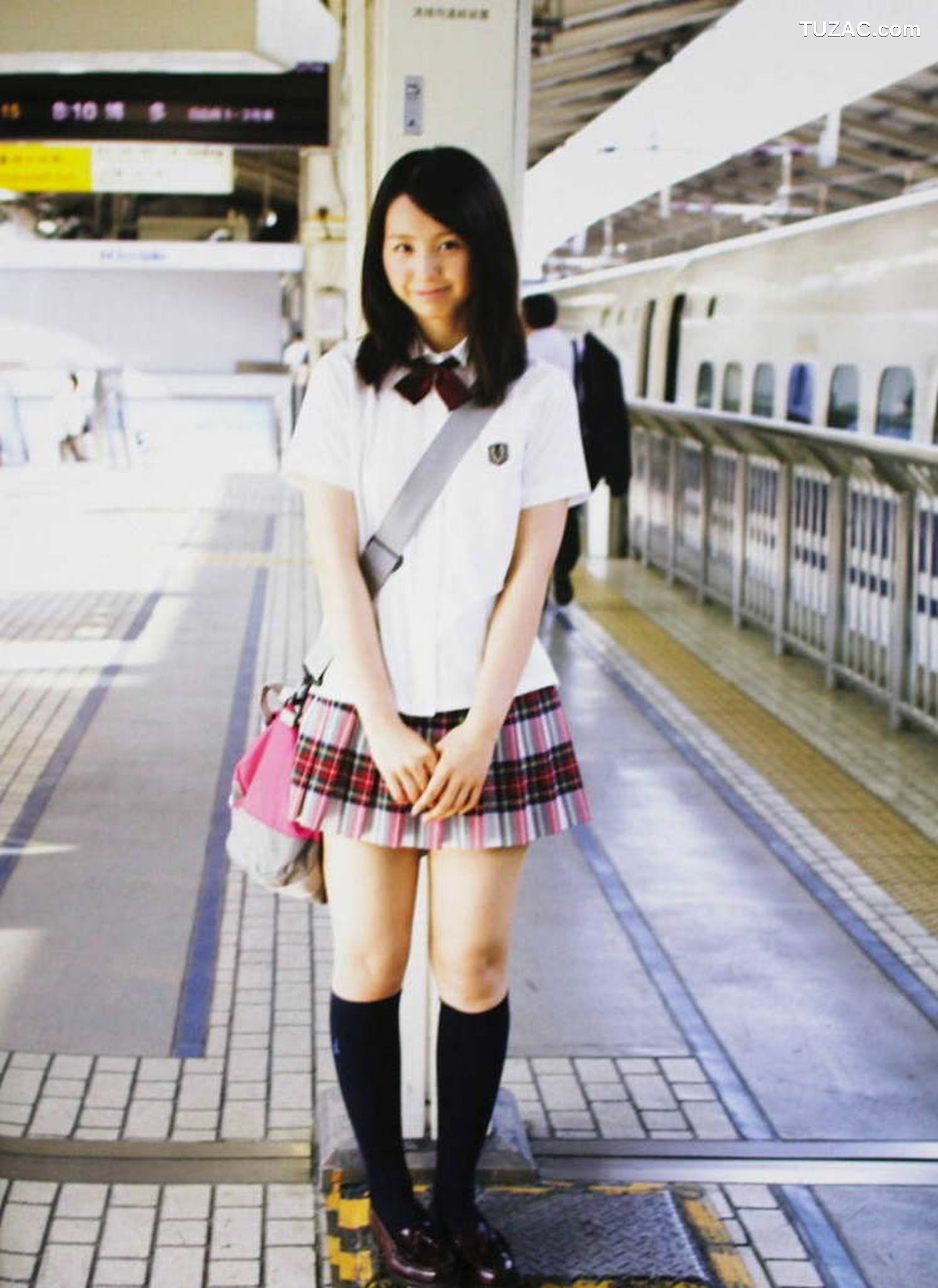 PB写真集_小池里奈 《17歲》 [58P]