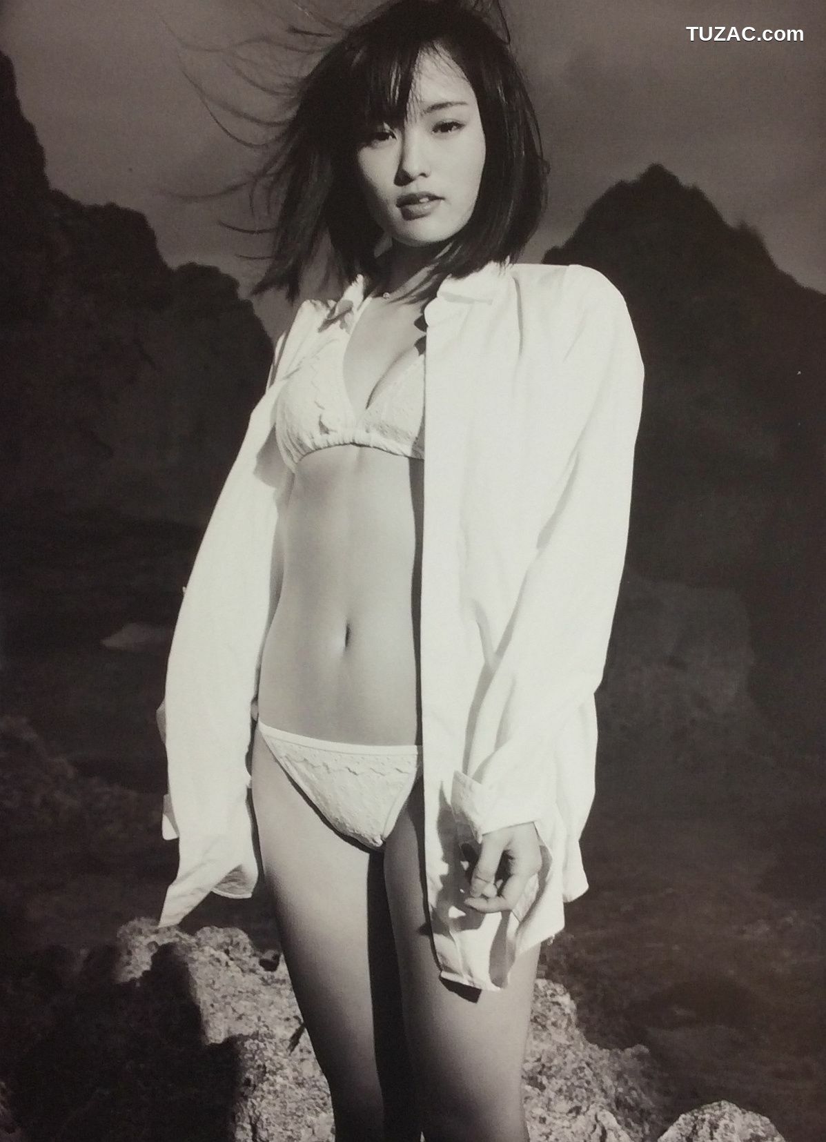 PB写真集_山本彩《SY》 Photo By LESLIE KEE [143P]