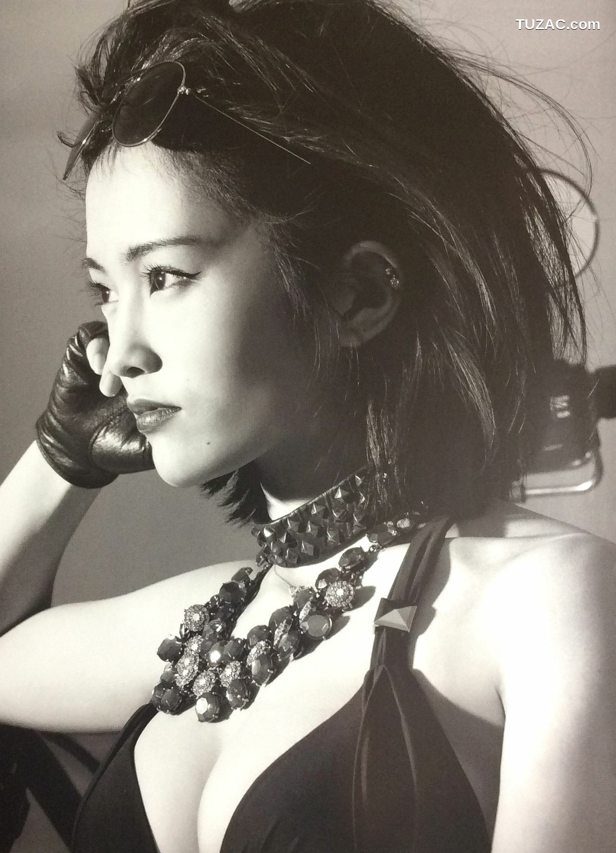PB写真集_山本彩《SY》 Photo By LESLIE KEE [143P]