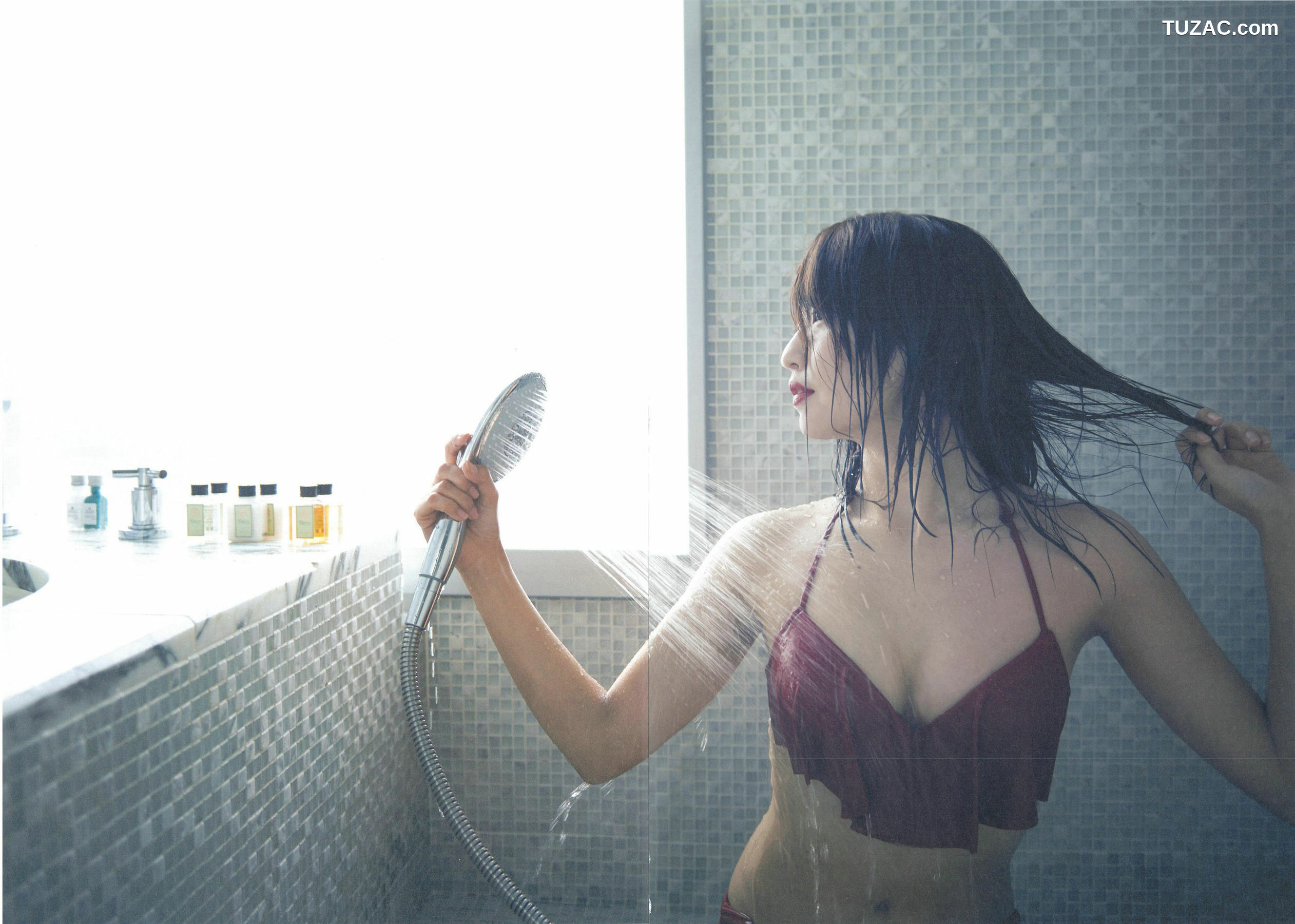 PB写真集_惣田紗莉渚 1st《うらばなし》 写真集[114P]