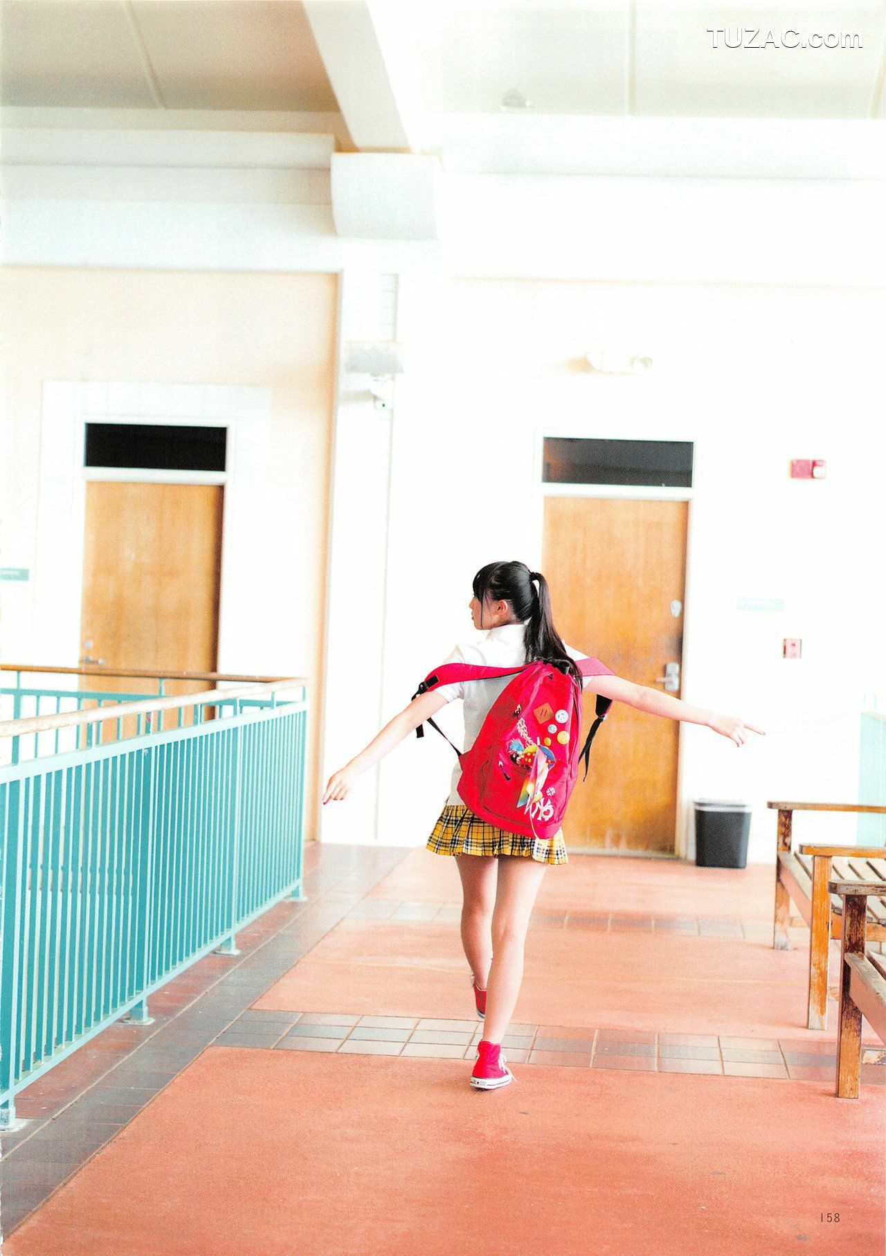 PB写真集_木﨑ゆりあ/木崎由里亚《Peace ぴーす》 [165P]