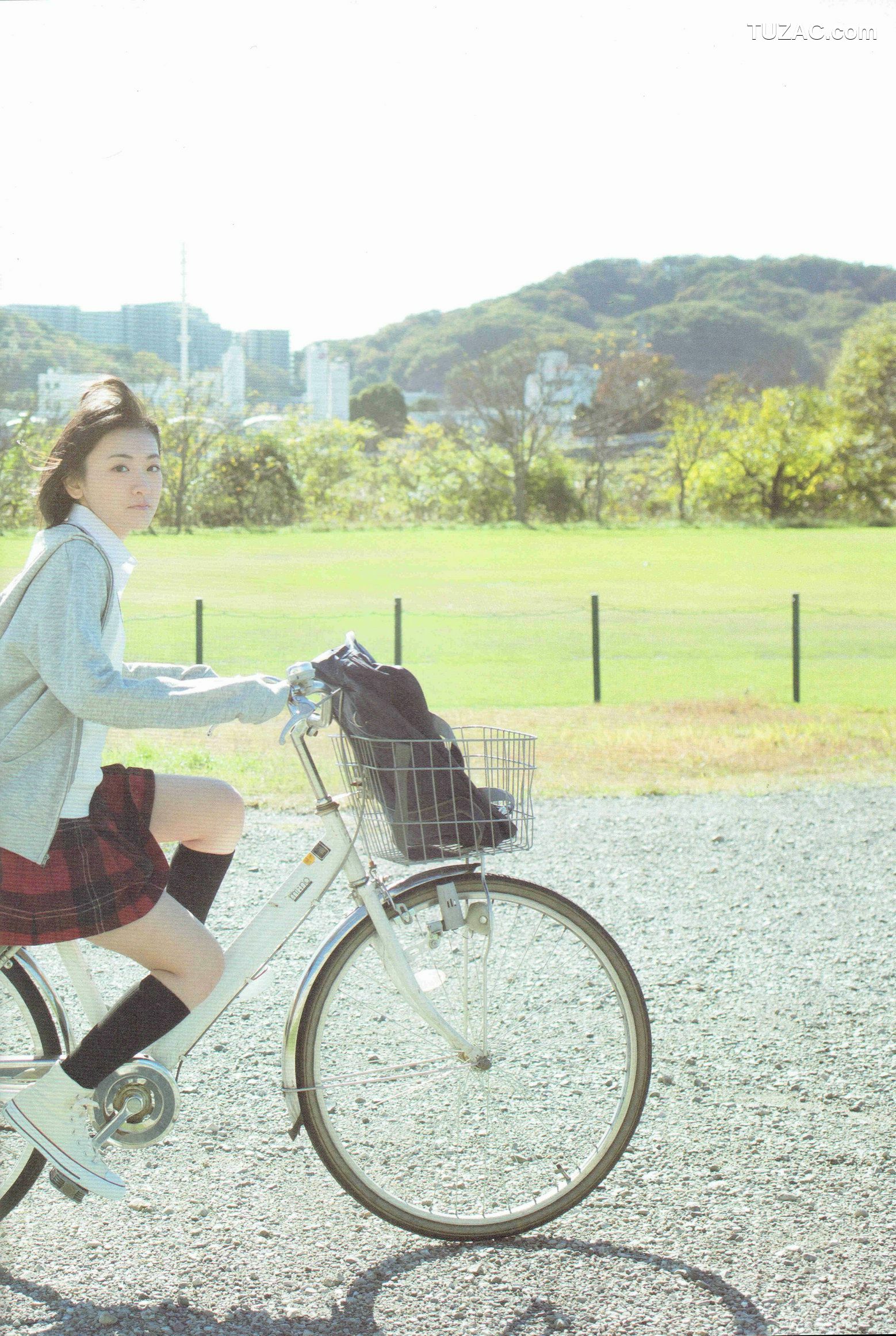 PB写真集_生駒里奈《君の足跡》 写真集 [126P]