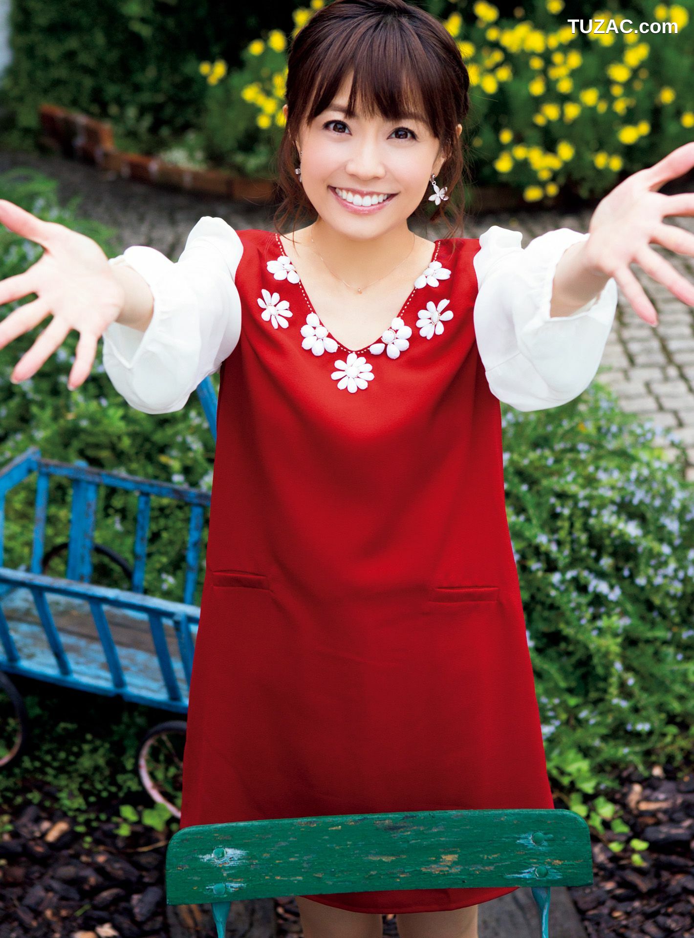 PB写真集_皆藤愛子/小林麻耶/岡副麻希/美馬怜子《原色美人キャスター大図鑑2015》 [100P]