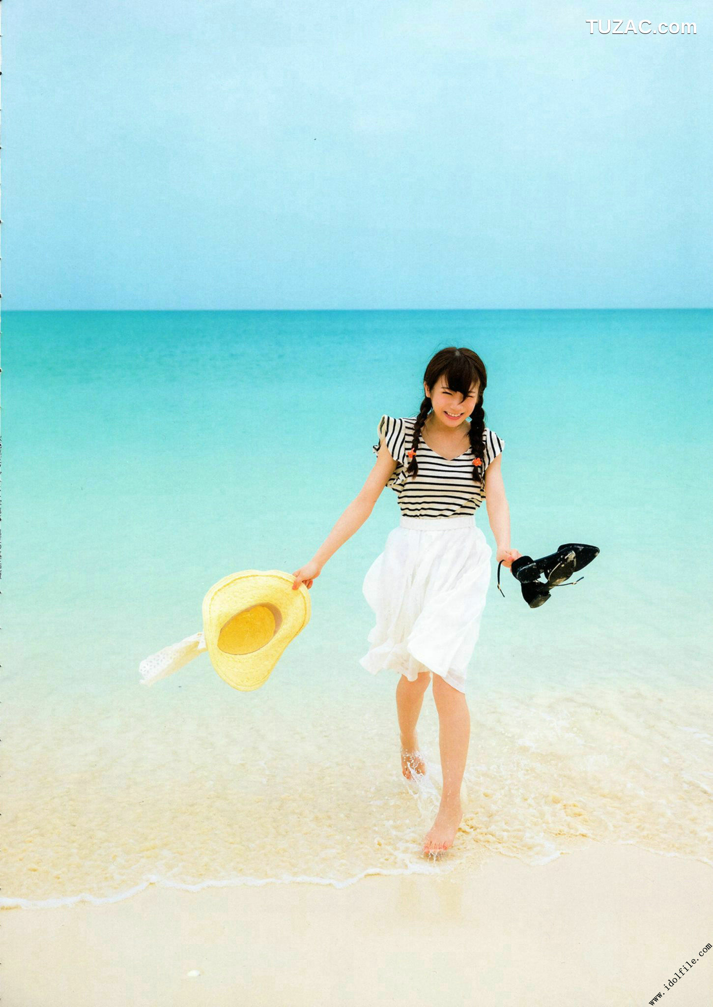 PB写真集_秋元真夏 1st《真夏の気圧配置》 写真集[145P]