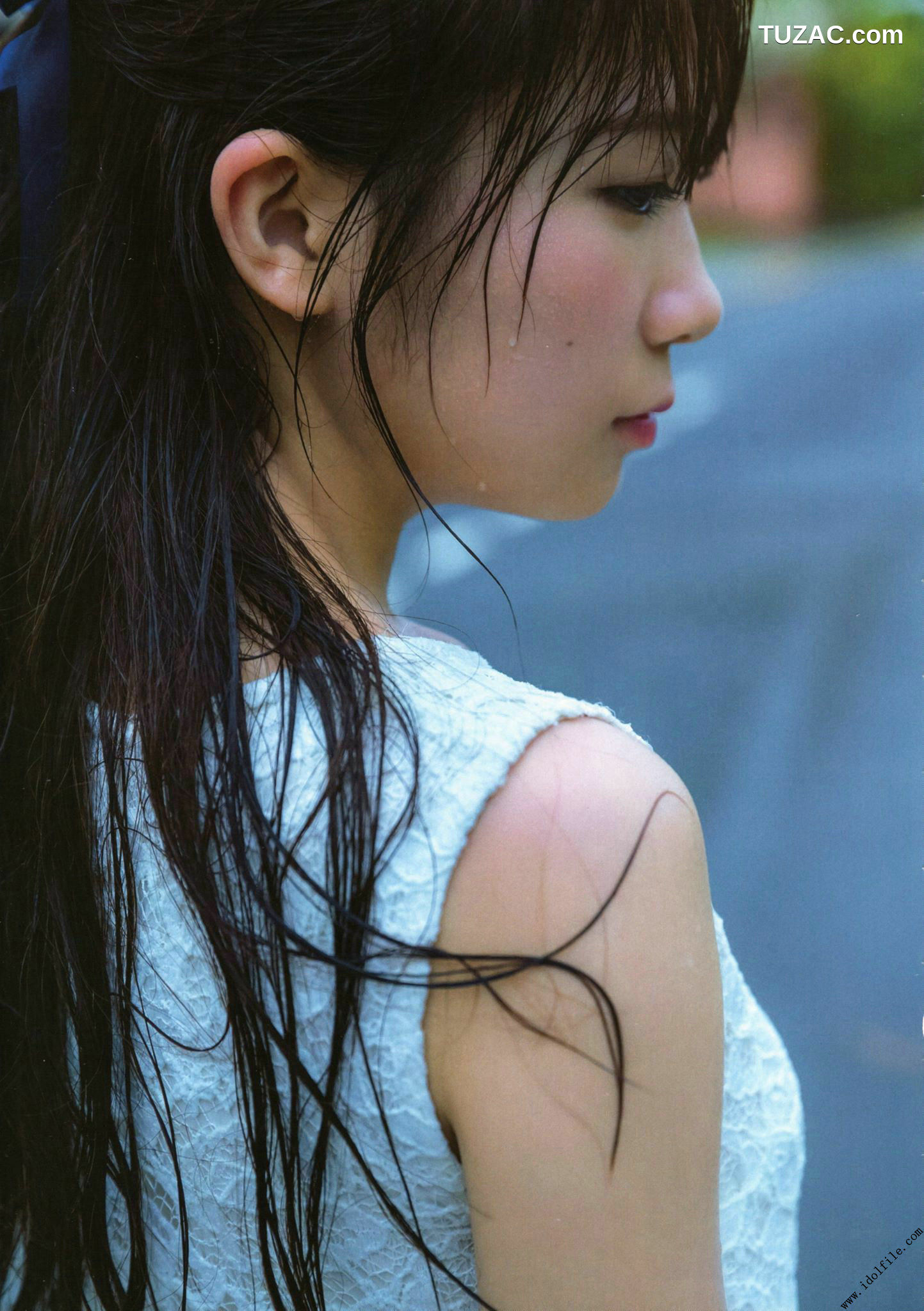 PB写真集_秋元真夏 1st《真夏の気圧配置》 写真集[145P]